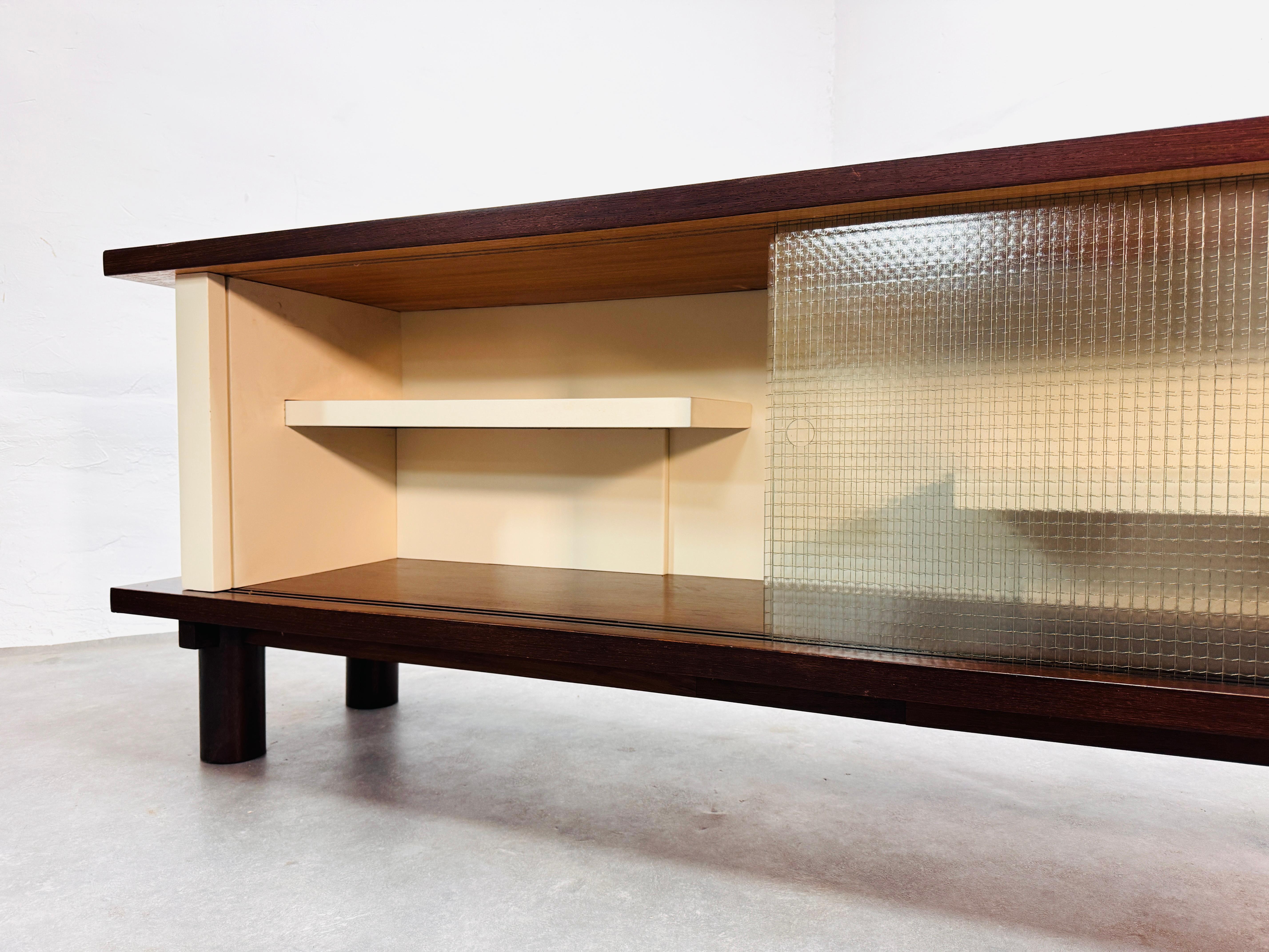 Modernista, minimalista, escuela Haque, Credenza, Metz & Co. feel, años 70 en venta 1