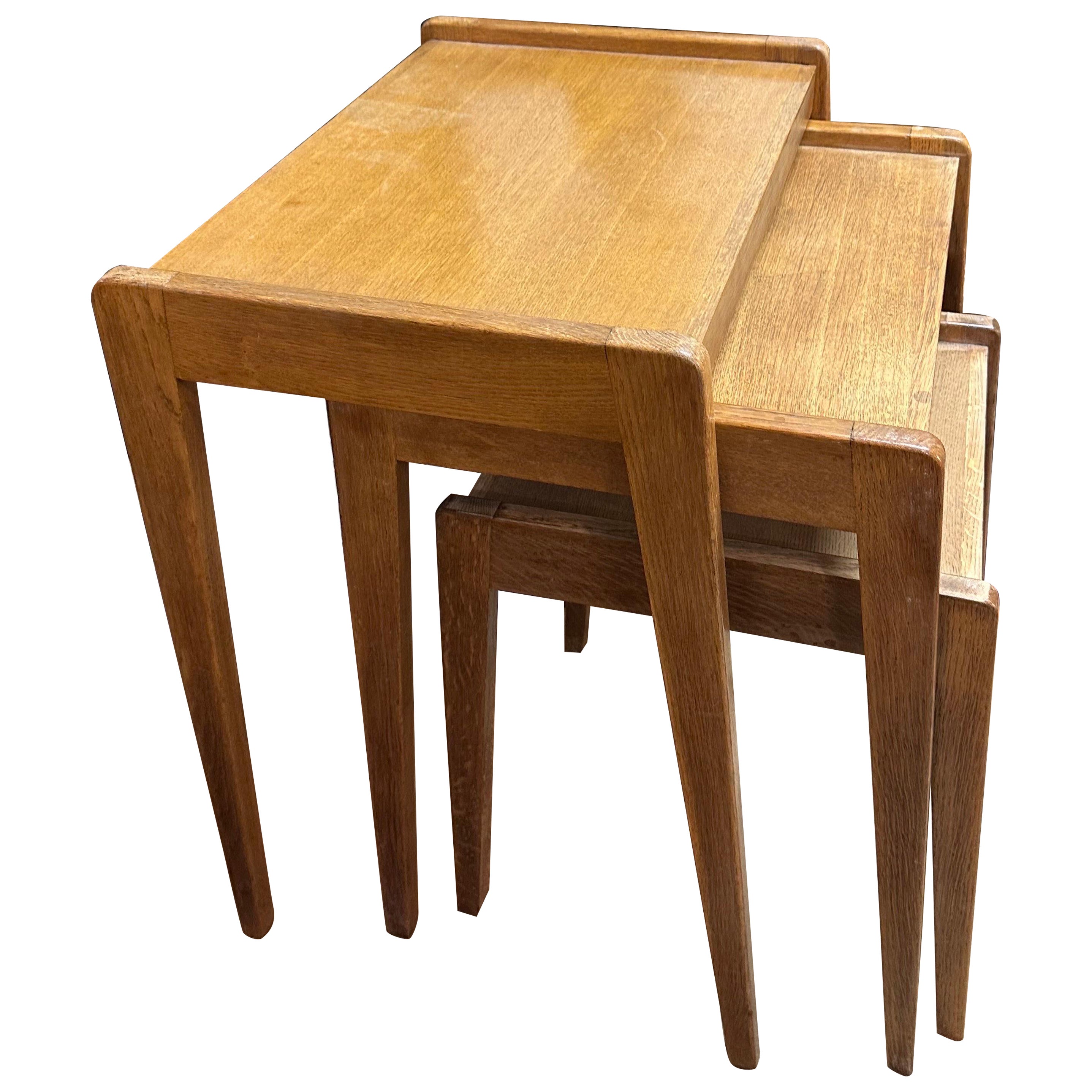 Moderniste Nesting Tables