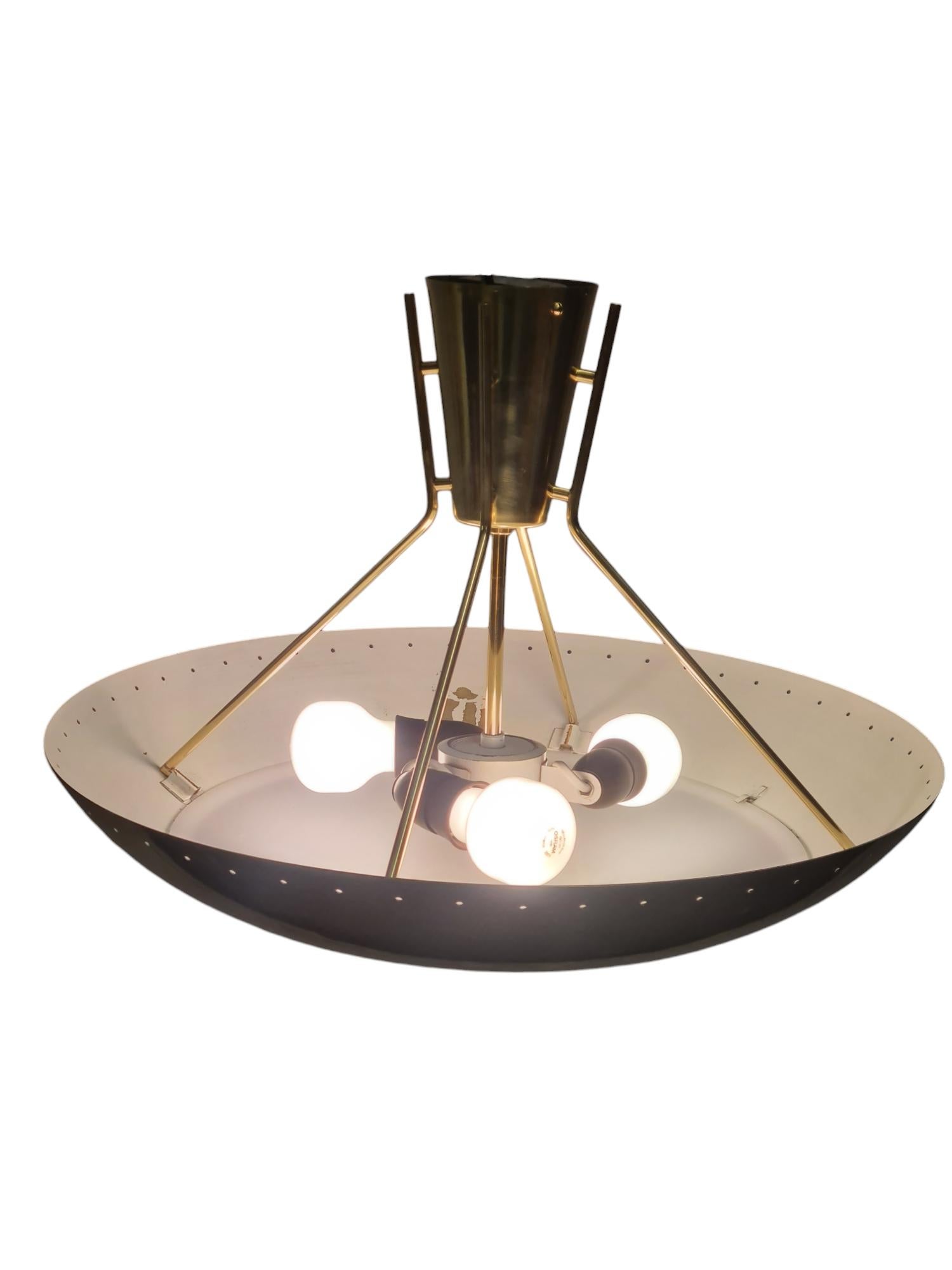 Lampada da soffitto modernista Model. ER 163 in ottone e acrilico, Itsu 1950s in vendita 3