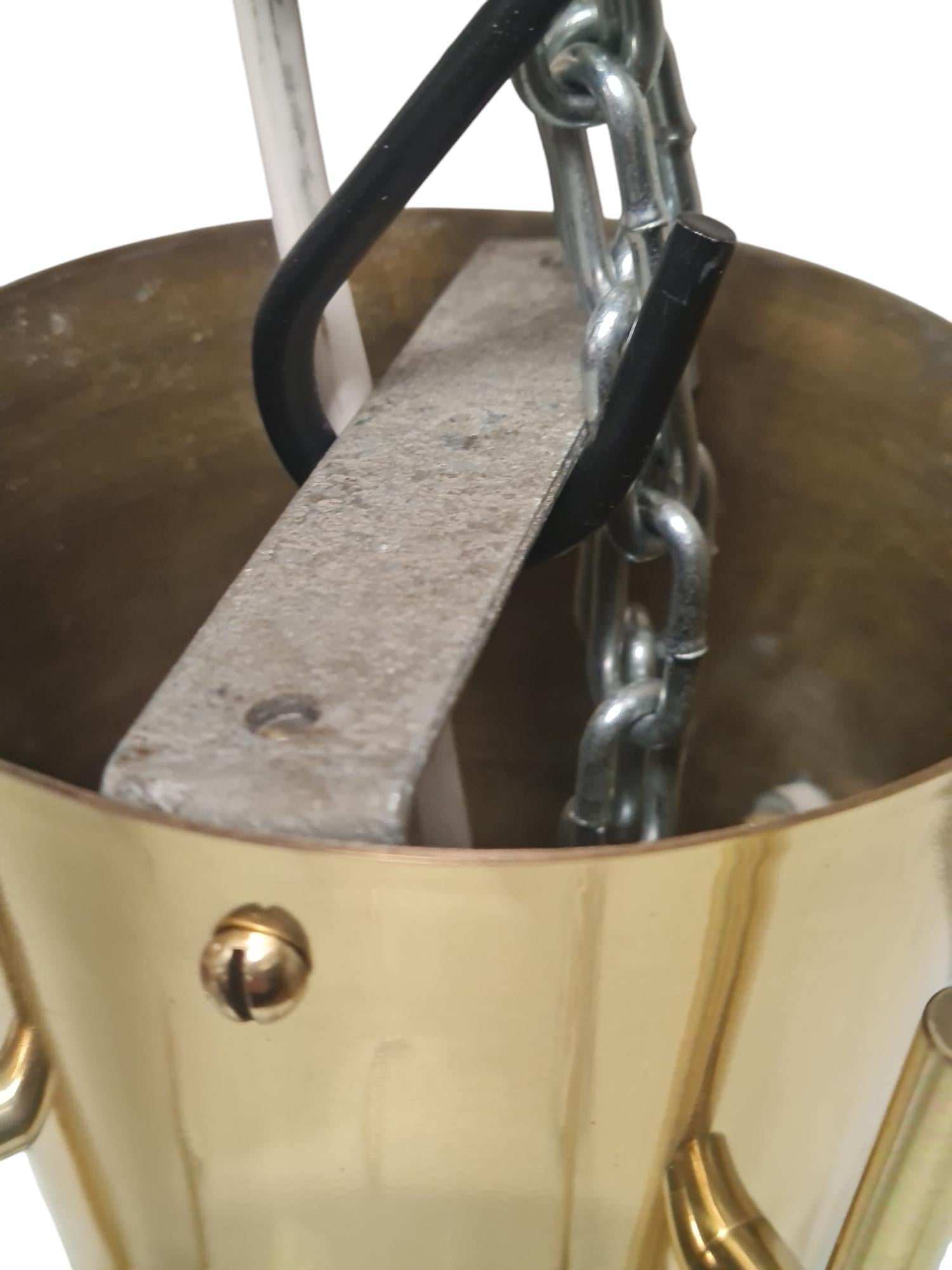 Metà XX secolo Lampada da soffitto modernista Model. ER 163 in ottone e acrilico, Itsu 1950s in vendita