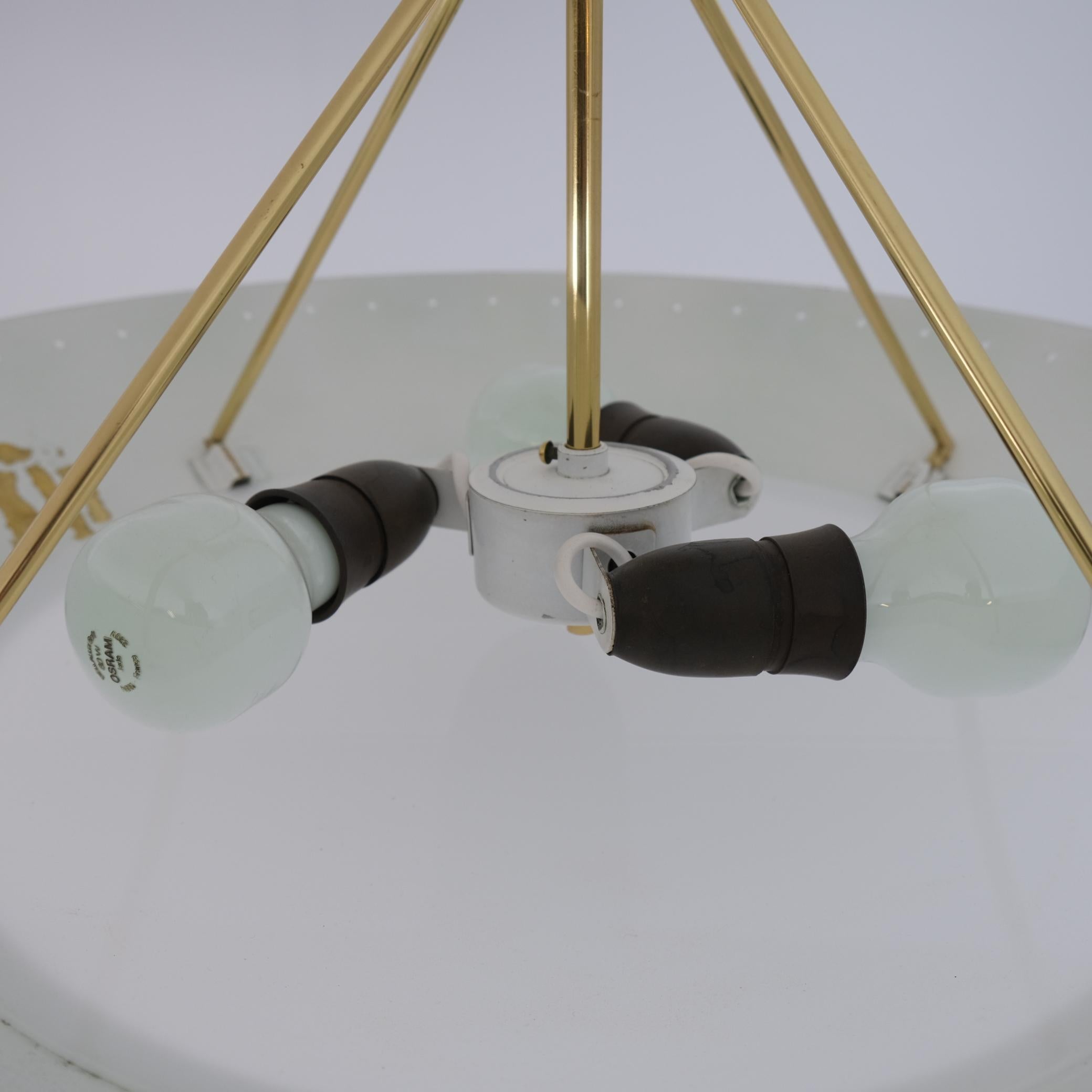 Lampada da soffitto modernista Model. ER 163 in ottone e acrilico, Itsu 1950s in vendita 1
