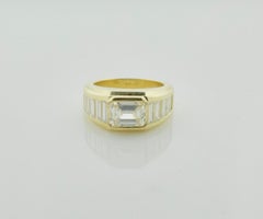 Modernistic East-West Diamond Ring in 18 Karat Yellow Gold