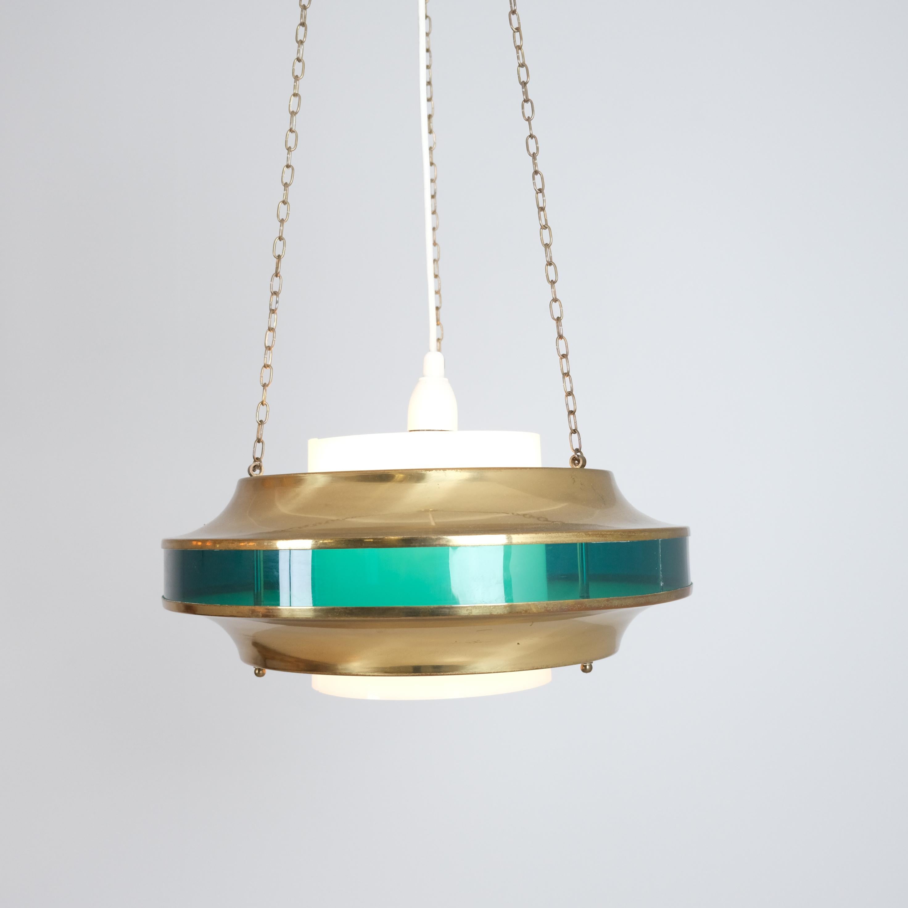 Ciondolo da soffitto modernista di Kai Ruokonen in ottone, bianco e verde, Finlandia anni '70 In condizioni buone in vendita a Helsinki, FI
