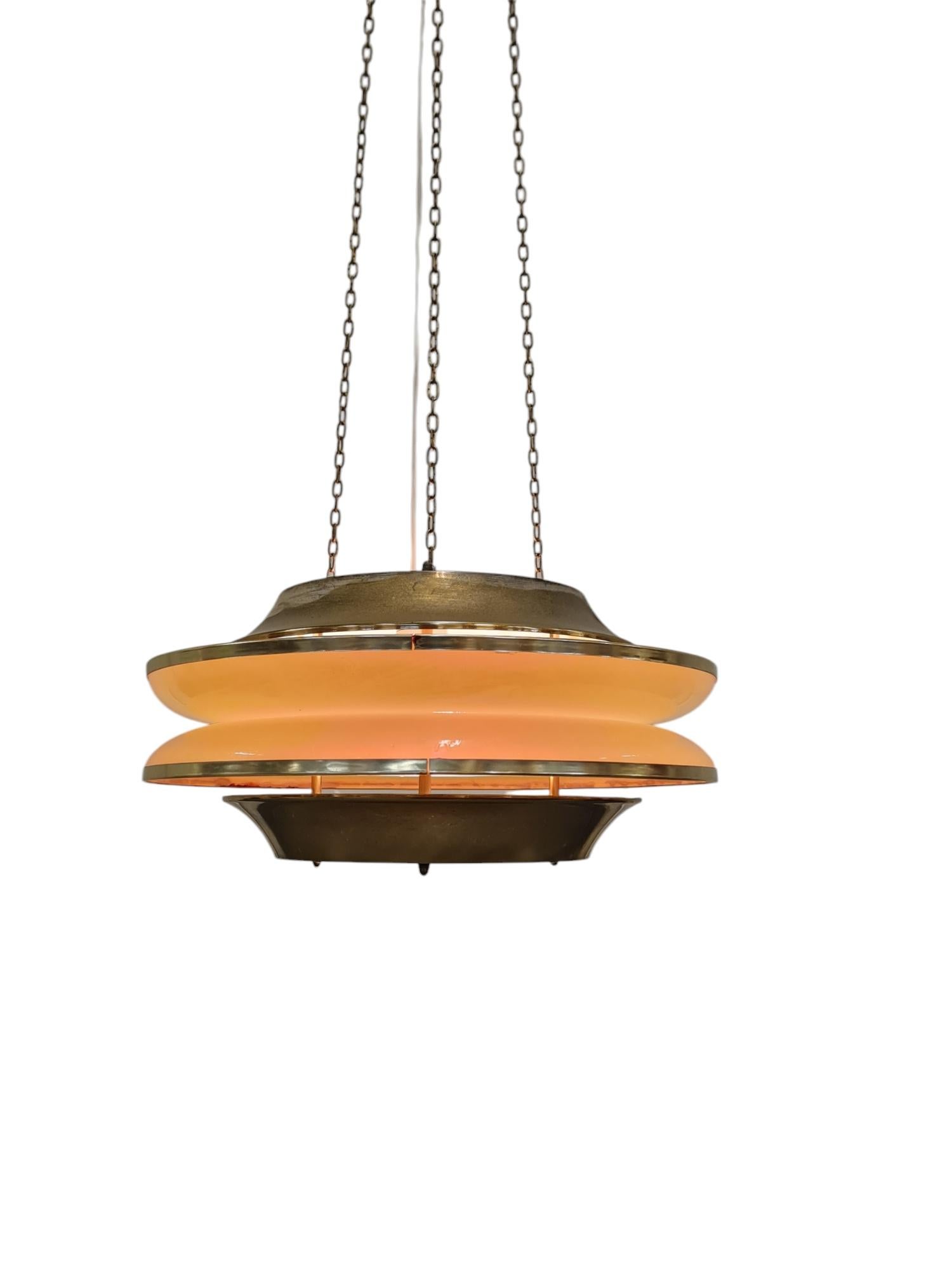Modernistic Slatted Kai Ruokonen Ceiling Pendant in Brass and Beige, Lynx 1970s 7