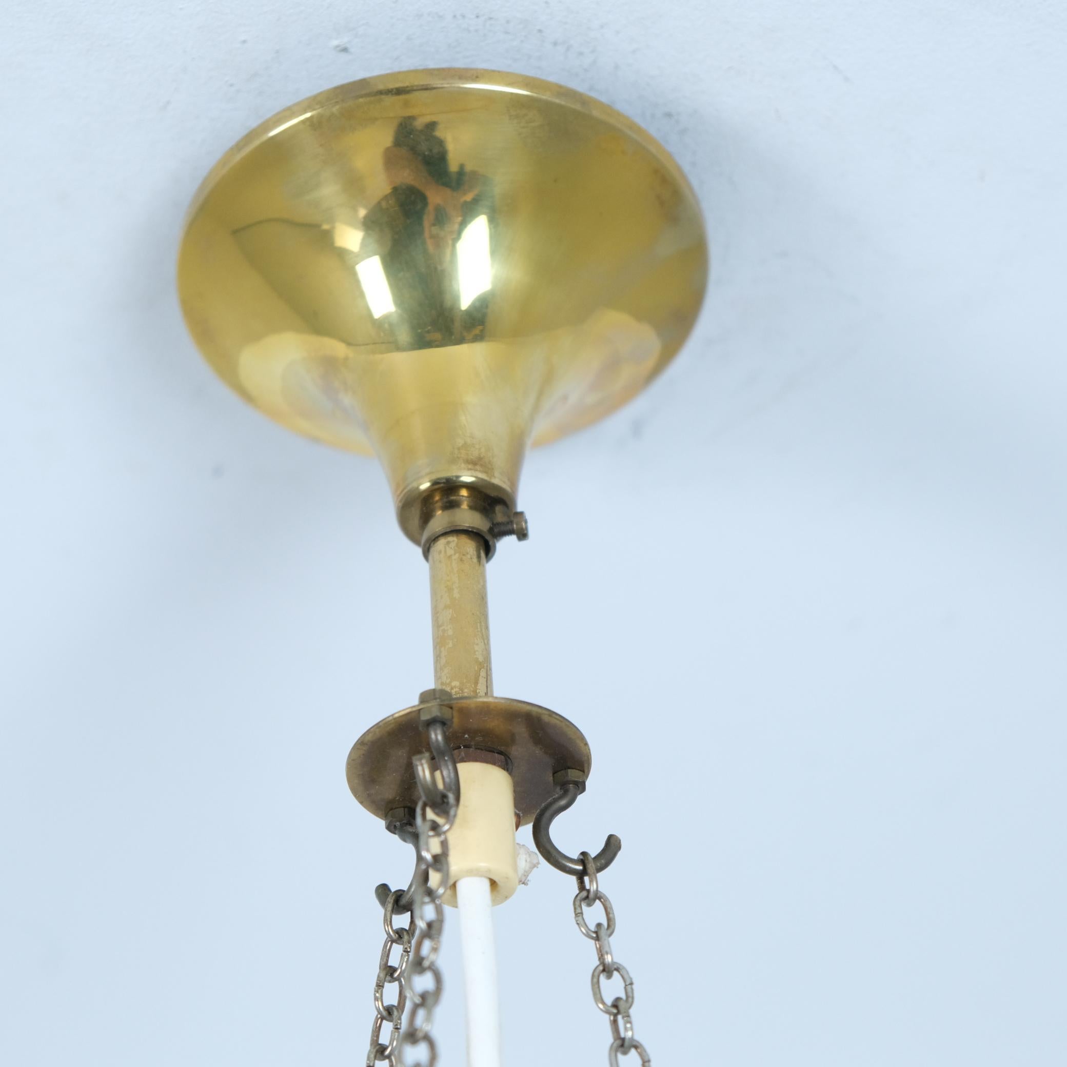 Ottone Ciondolo da soffitto modernista a doghe Kai Ruokonen in ottone e arancione, Lynx 1970s in vendita