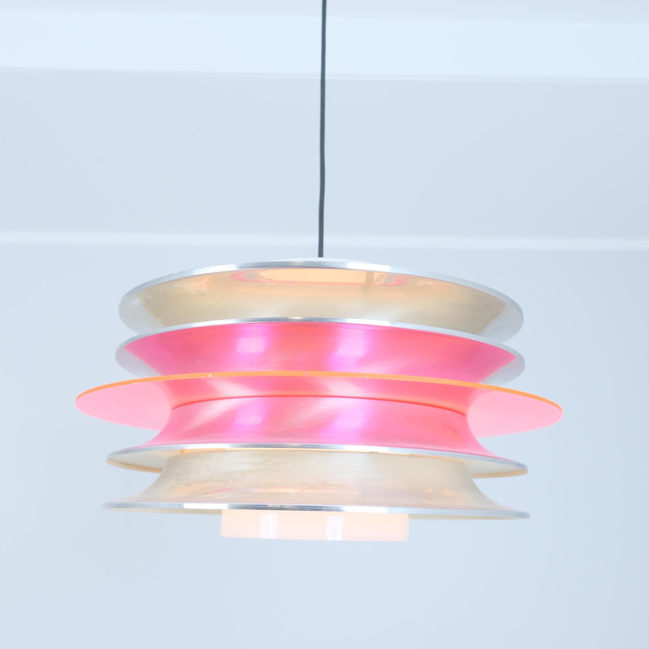 Ciondolo da soffitto modernista a doghe di Kai Ruokonen in argento e rosso, Lynx 1970s in vendita 6