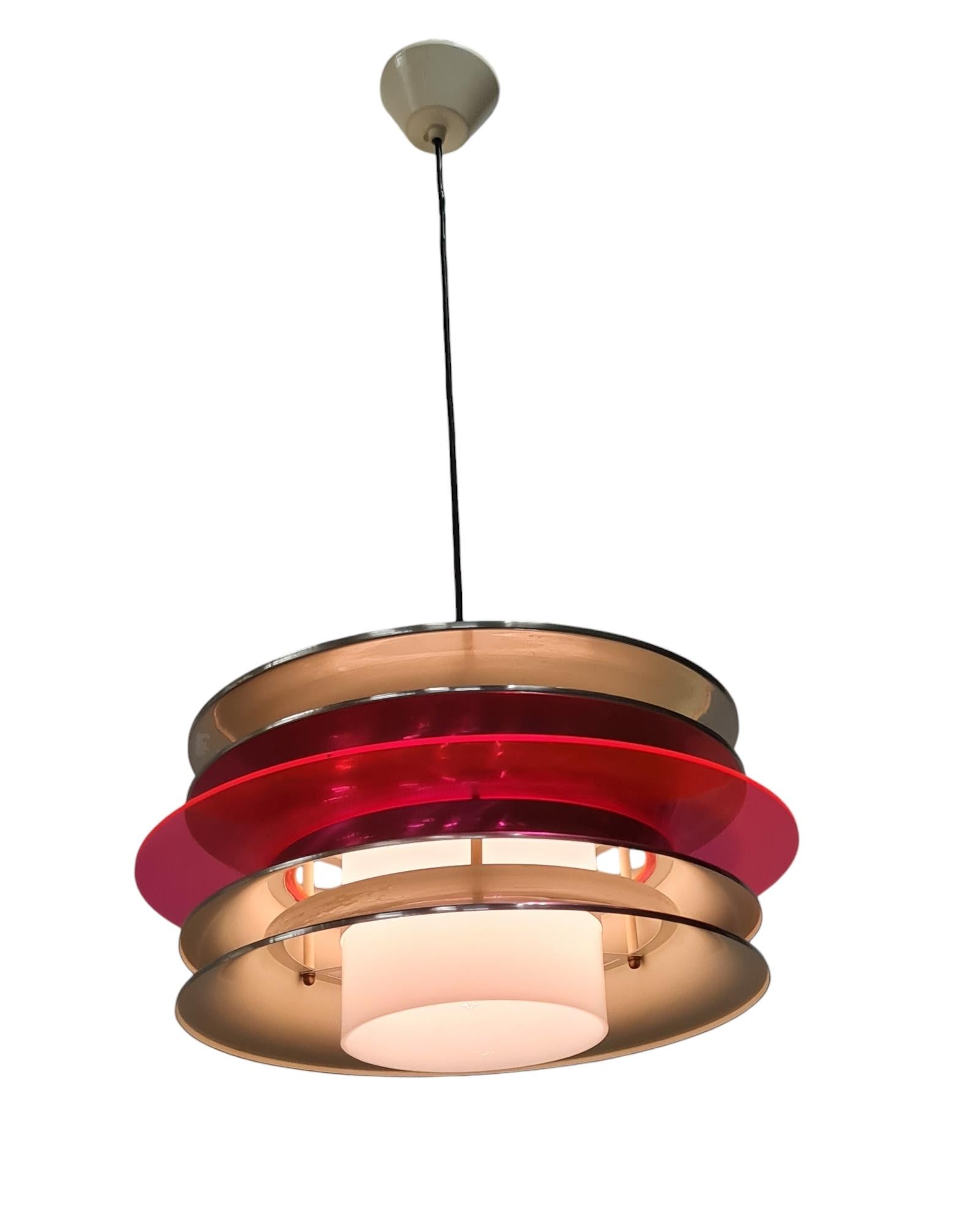 Space Age Modernistic Slatted Kai Ruokonen Ceiling Pendant in Silver and Red, Lynx 1970s For Sale