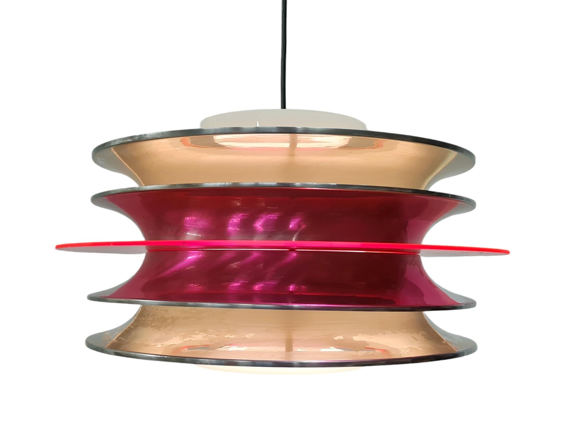 Finnish Modernistic Slatted Kai Ruokonen Ceiling Pendant in Silver and Red, Lynx 1970s For Sale