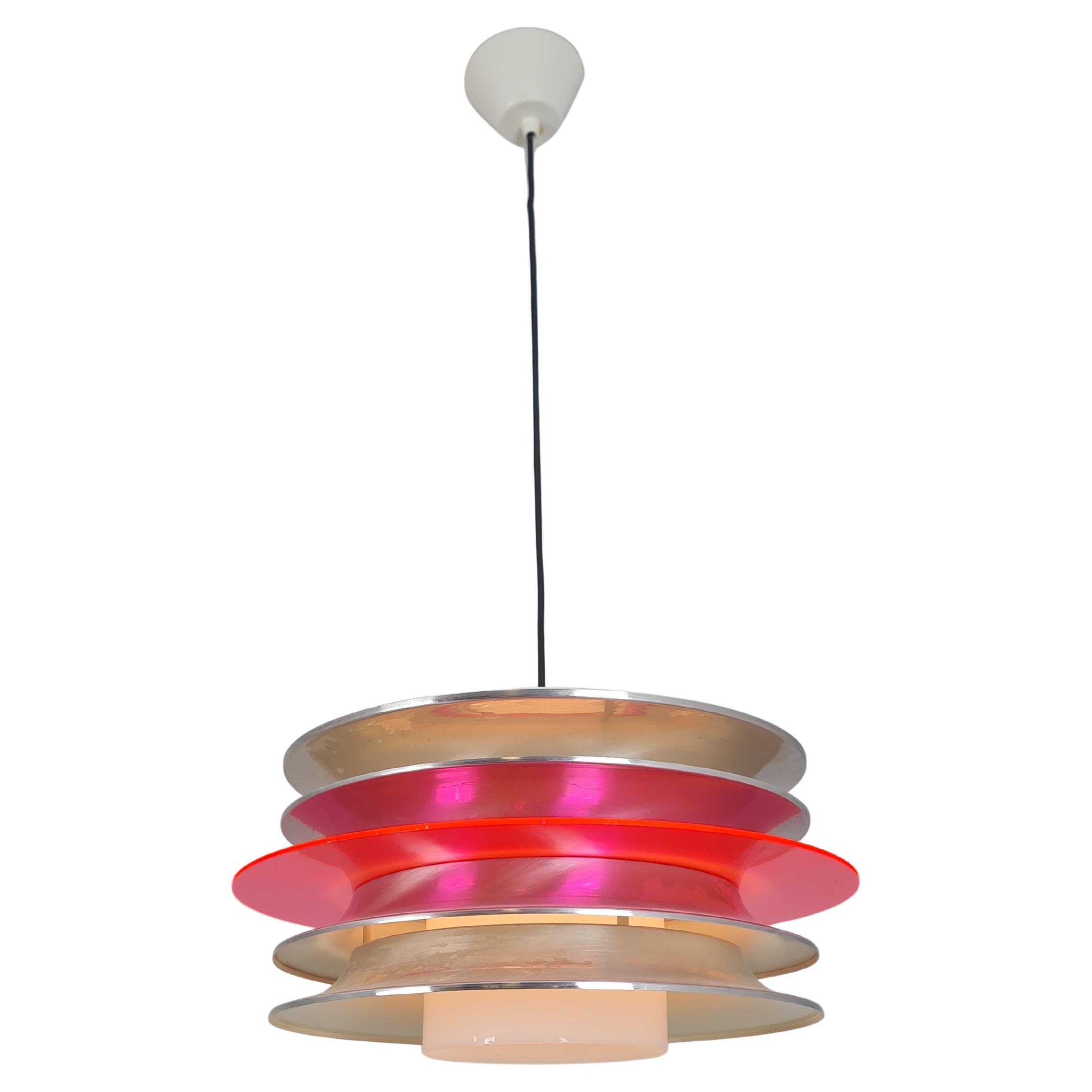 Ciondolo da soffitto modernista a doghe di Kai Ruokonen in argento e rosso, Lynx 1970s in vendita