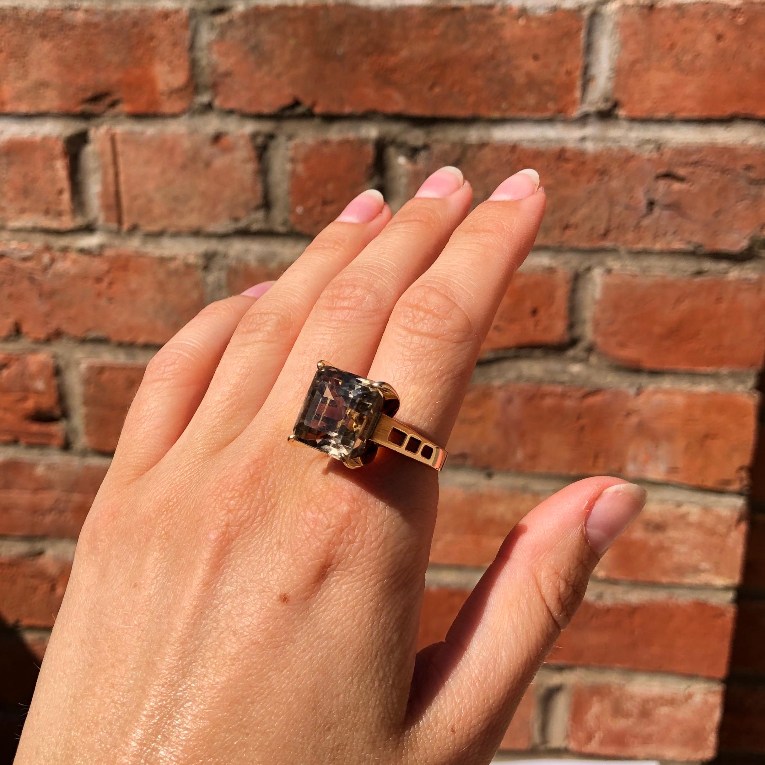 Modernistic Smokey Quartz and 18 Carat Gold Cocktail Ring 1