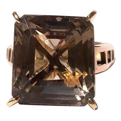 Vintage Modernistic Smokey Quartz and 18 Carat Gold Cocktail Ring