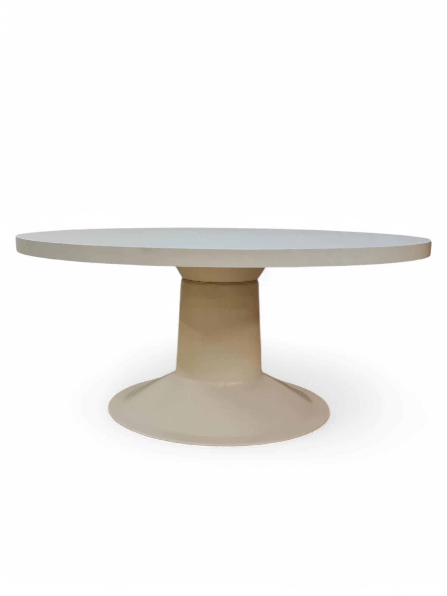 Late 20th Century Modernistic Yrjö Kukkapuro Saturnus Low Table in White, Haimi 1970s For Sale