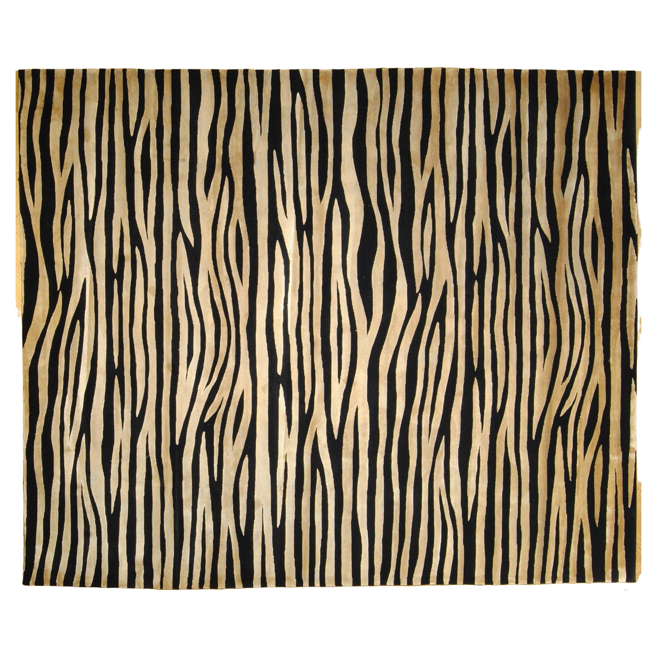 Modern wool and silk rug decorated like tiger fleece For Sale