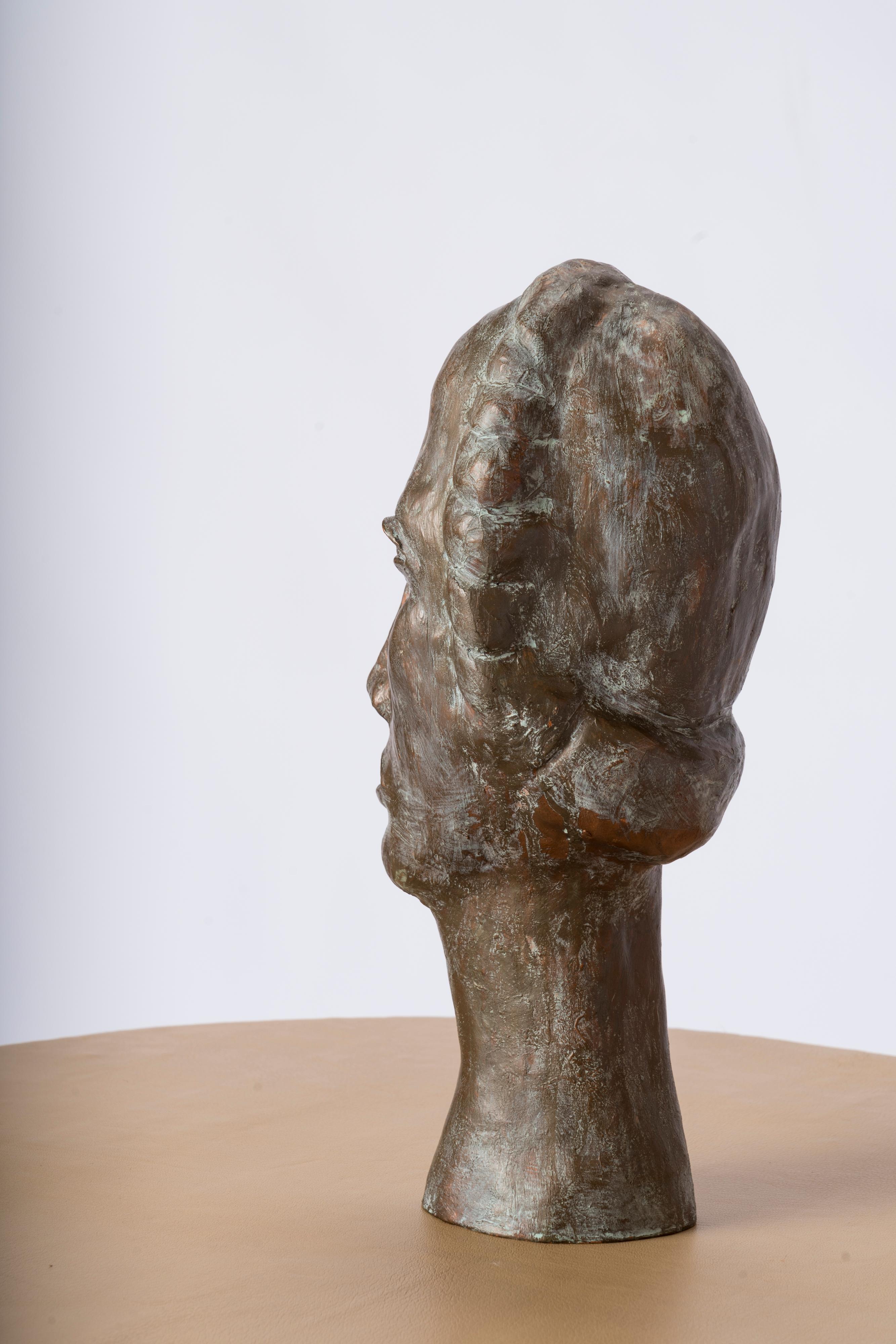 Patiné Buste de femme en terre cuite patinée d'inspiration Modigliani, France, années 1930