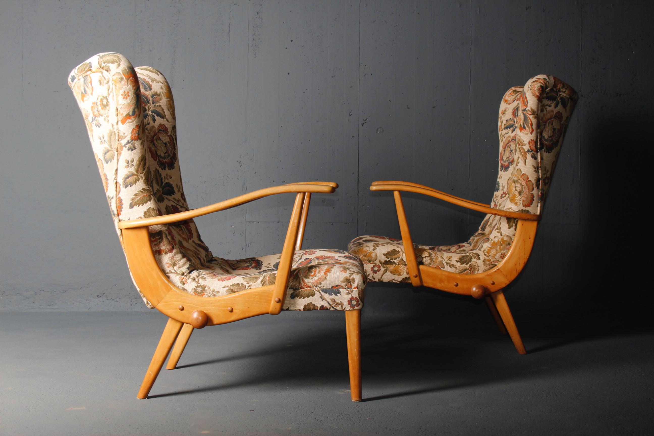 Modulable Pair of Armchairs 3