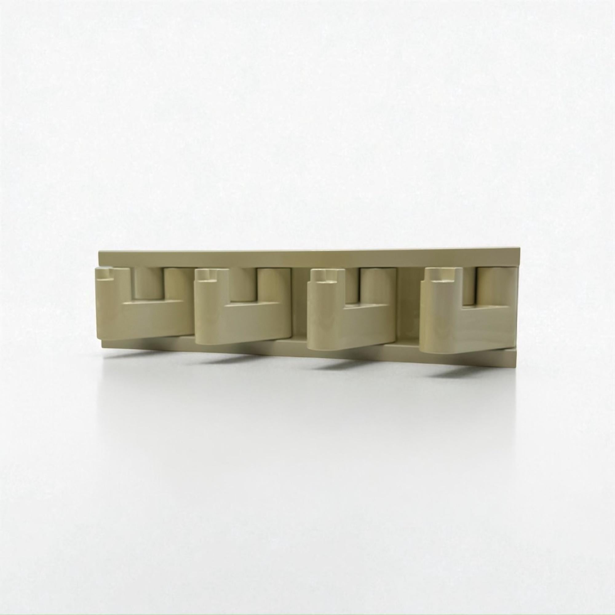 Fin du 20e siècle Porte-manteau modulaire en plastique des années 1970 par Benanti & Brunori pour Velca Legnano en vente