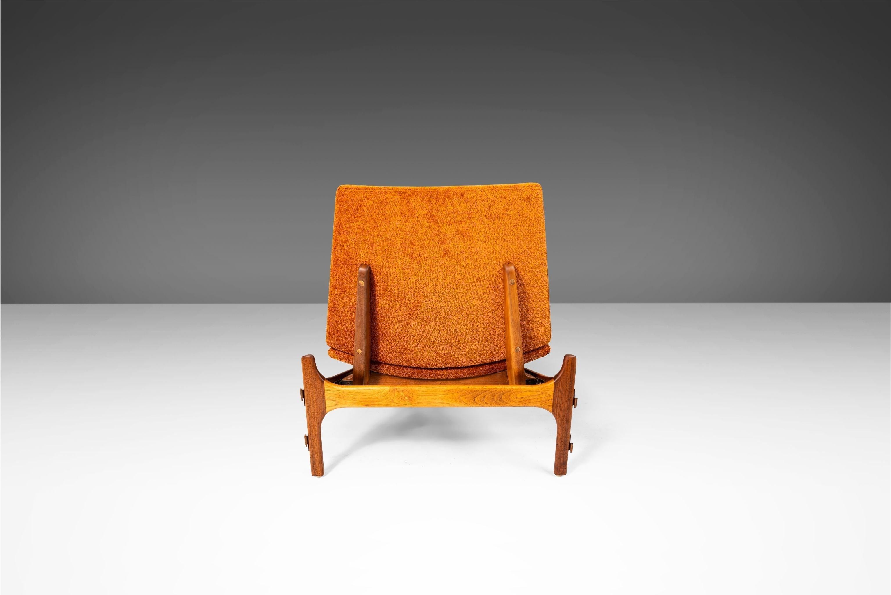 Noyer Meuble modulaire de 5 pièces sectionnel de 3 chaises et 2 tables pour Brown Saltman en noyer en vente
