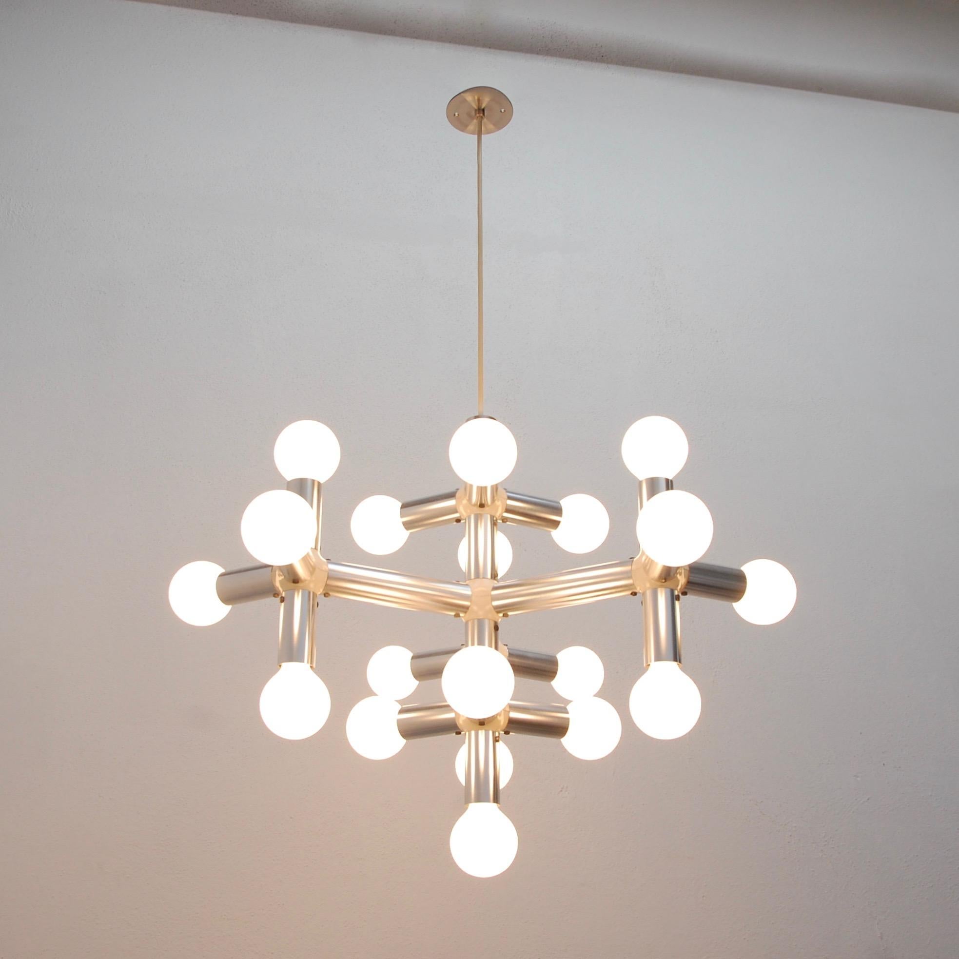 Modular 1960s Italian Chandelier For Sale 2