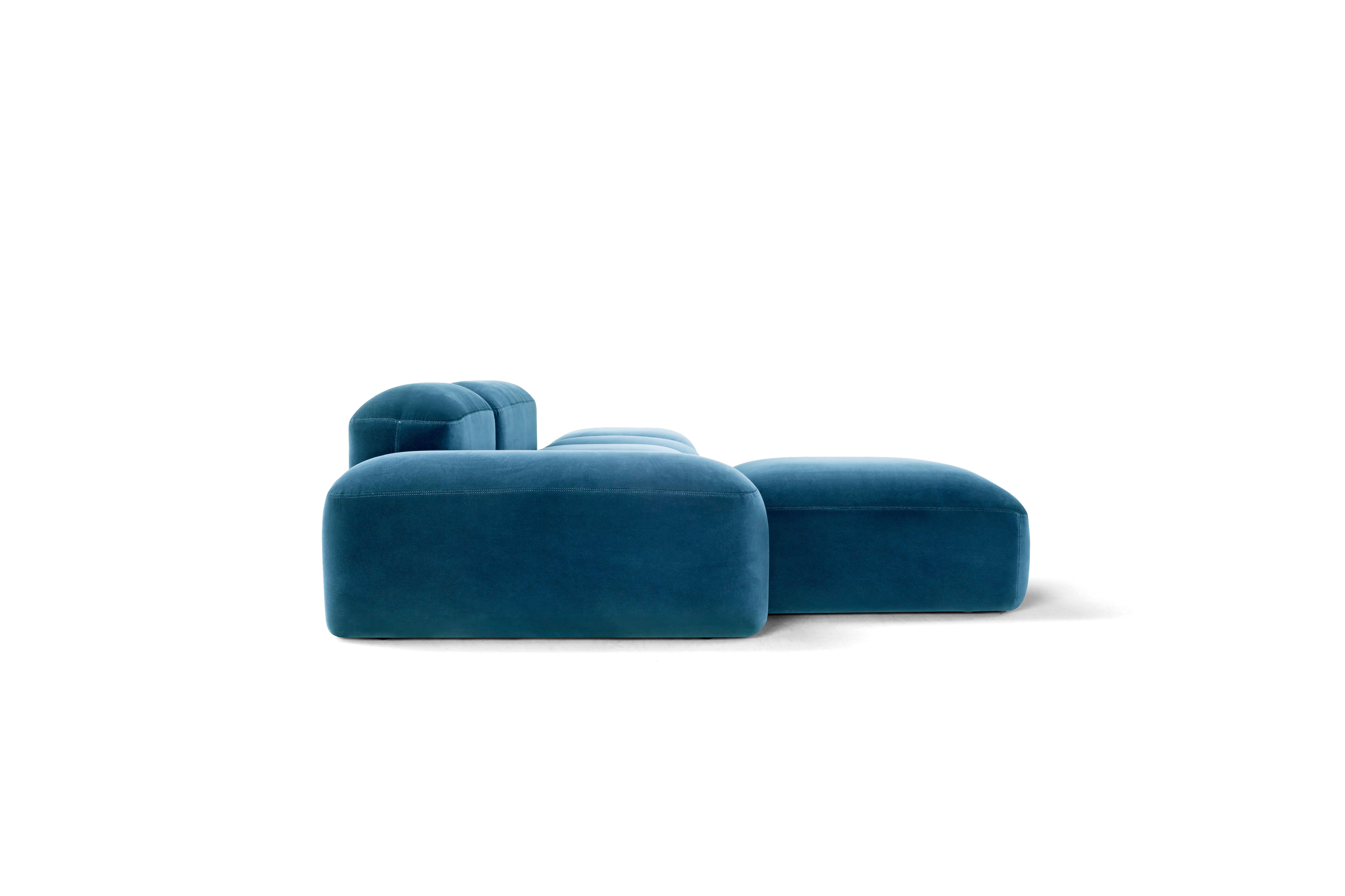 'Lapis' is a collection of sofas and seats with very organic and Minimalist shapes.
Designer: Emanuel Gargano
Maker: Amura Lab 

'Lapis' can be made in several dimension and combinations, according to spaces and needs: from the most Classic and