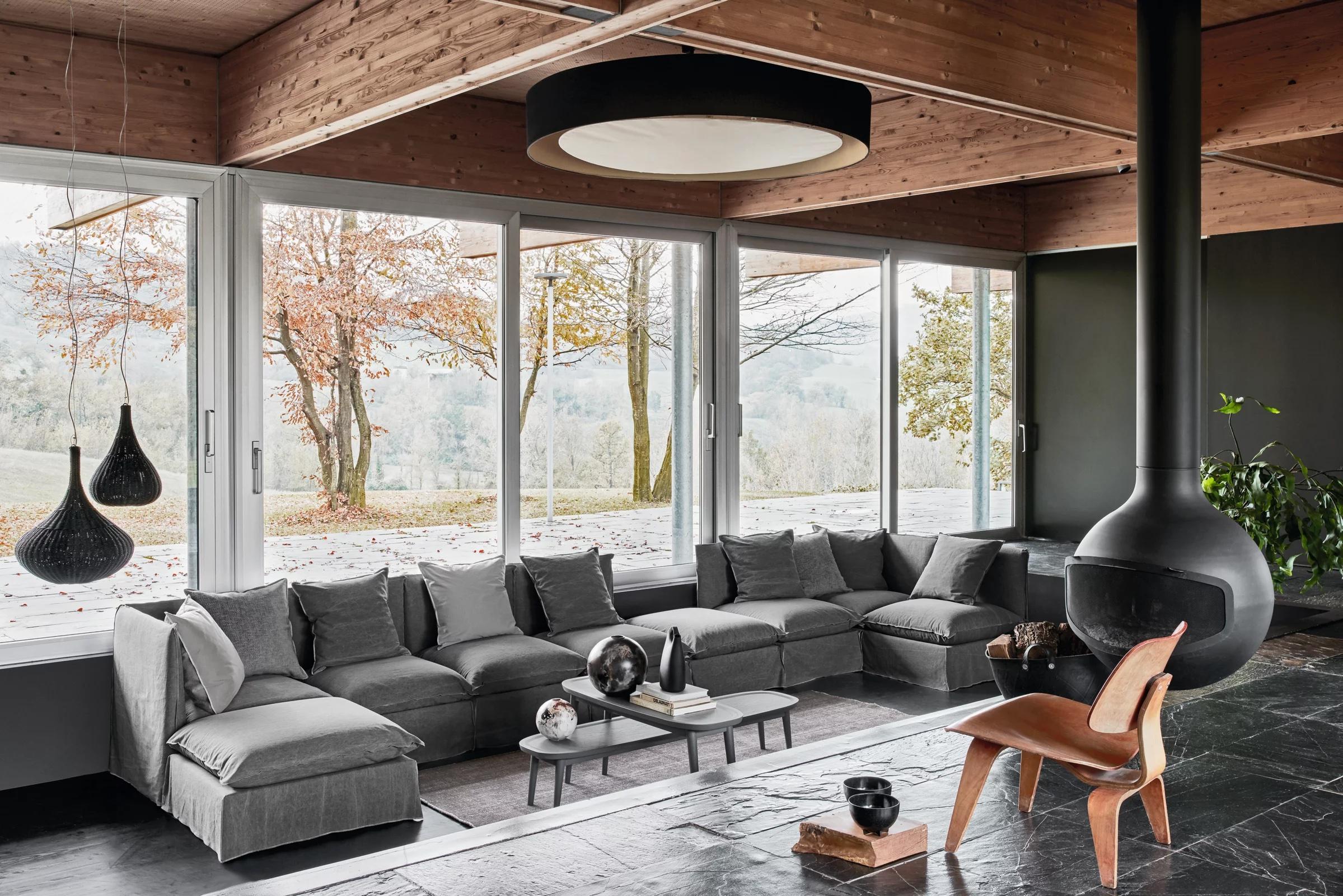 Gervasoni Ghost 06 - Modular Armchair
Design: Paola Navone

Ghost 06 is a versatile modular armchair, designed to be combined with other elements to create a personalized sofa configuration. Its essential structure, padded with polyurethane foam,