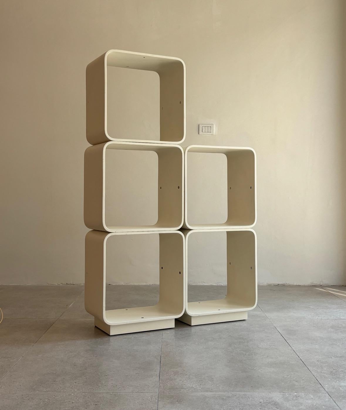 Modular bookcase by Carlo De Carli for Fiarm, 1970s Italy im Zustand „Gut“ im Angebot in Tel Aviv-Yafo, Tel Aviv District