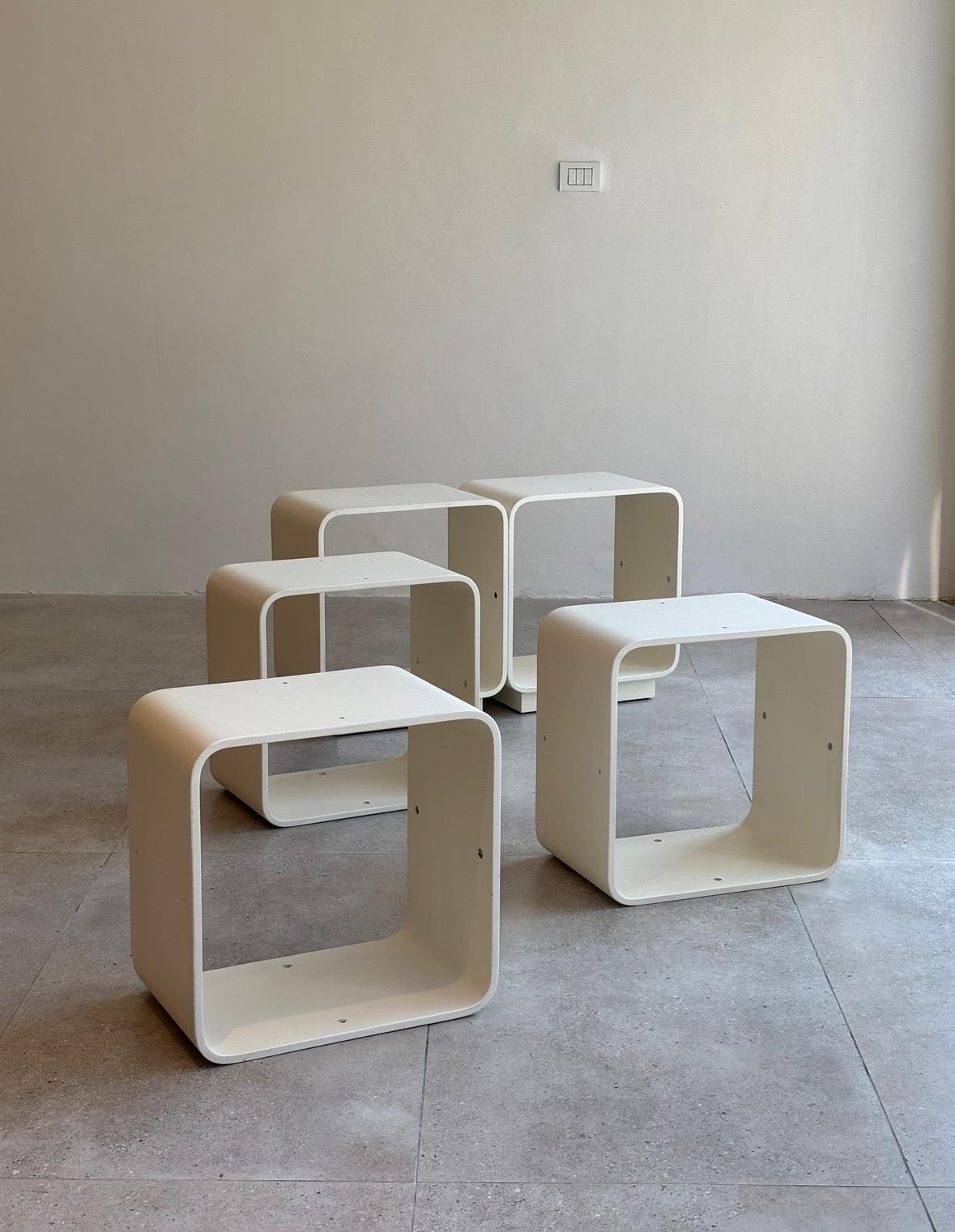 Modular bookcase by Carlo De Carli for Fiarm, 1970s Italy (Ende des 20. Jahrhunderts) im Angebot