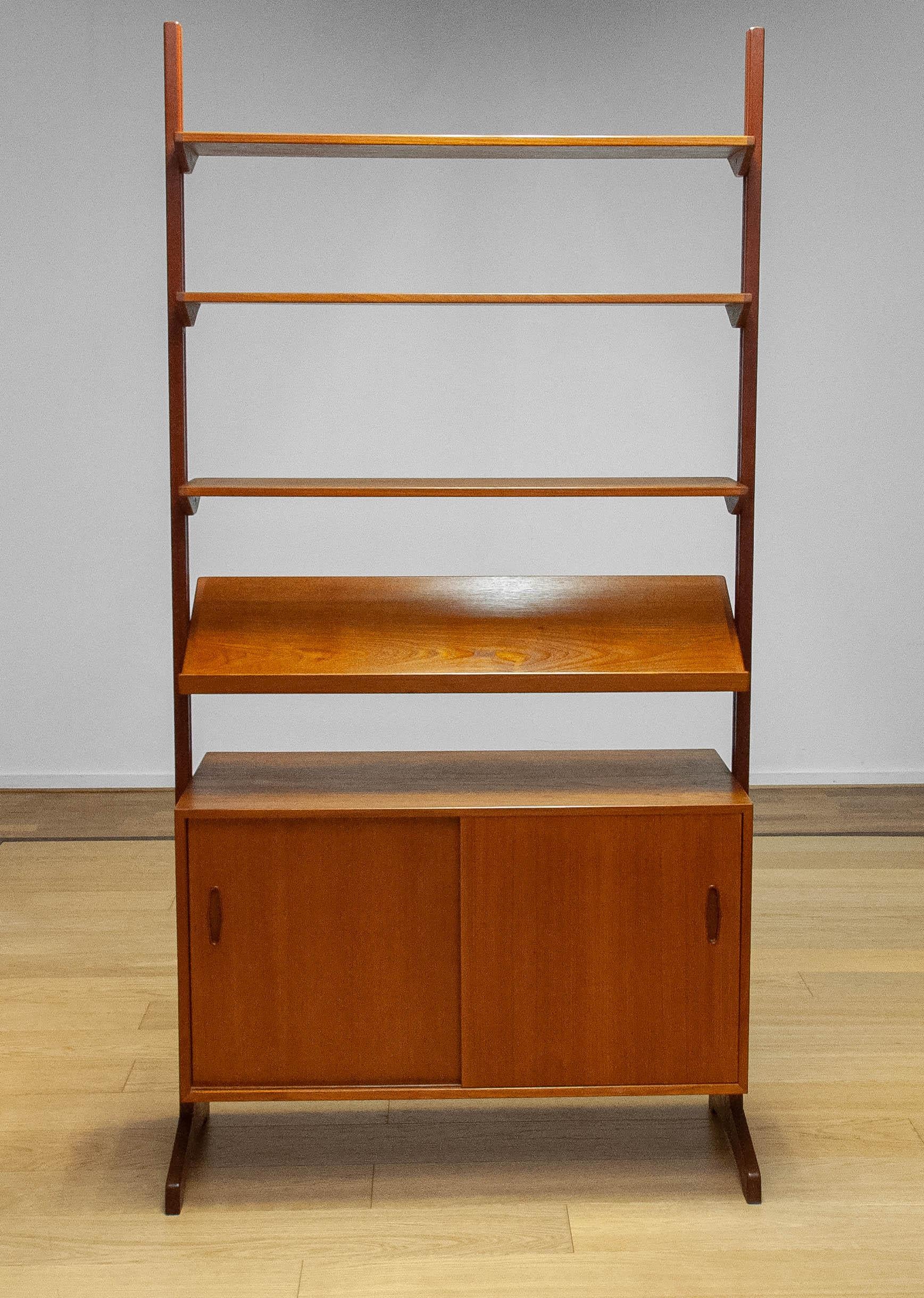 Modular Bookcase Room Divider In Teak Designed By Nils Jonsson For Troeds. 1950 In Good Condition In Silvolde, Gelderland