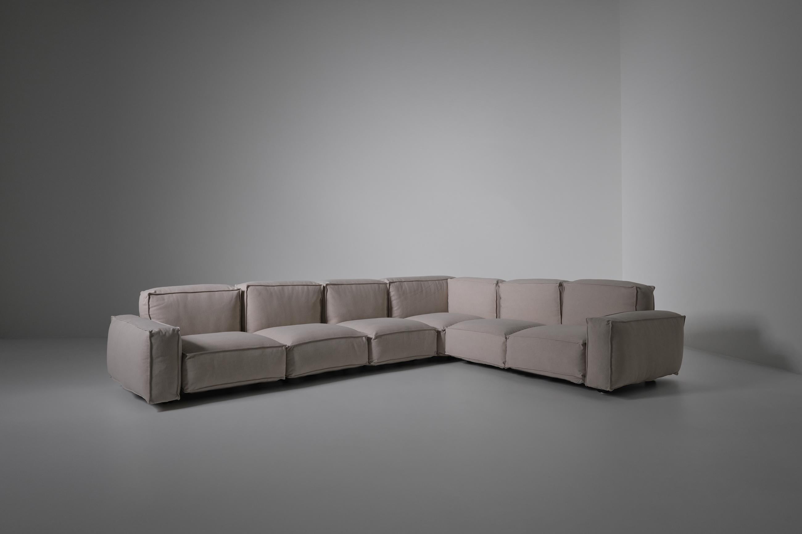 Large corner sofa by Mario Marenco for Arflex, Italy 1970s. A very comfortable sofa consisting out of six modular elements which allow a large variety of different combinations. Mario Marenco came with this revolutionair design of metal frame where