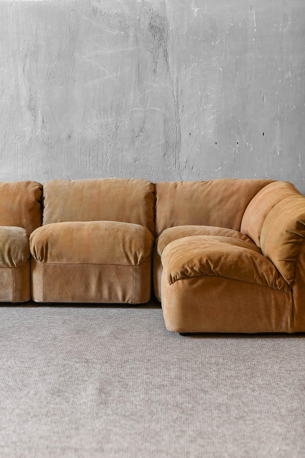 Modulares Ecksofa Deca-Serie Design Tito Agnoli (Italienisch) im Angebot