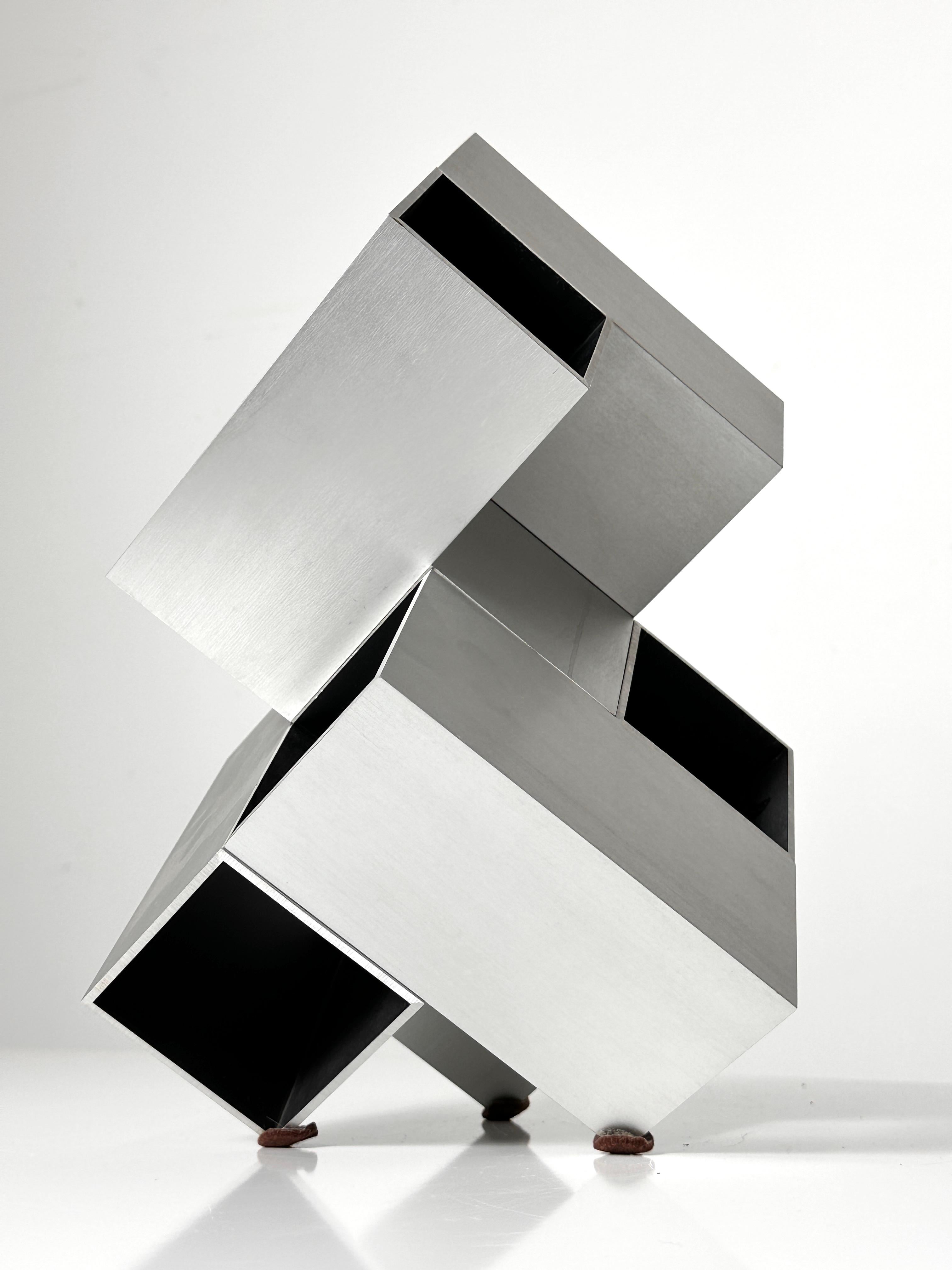 Aluminium Sculpture cubique de Kosso Eloul, artiste israélien 1920-1995 Toronto, Canada 