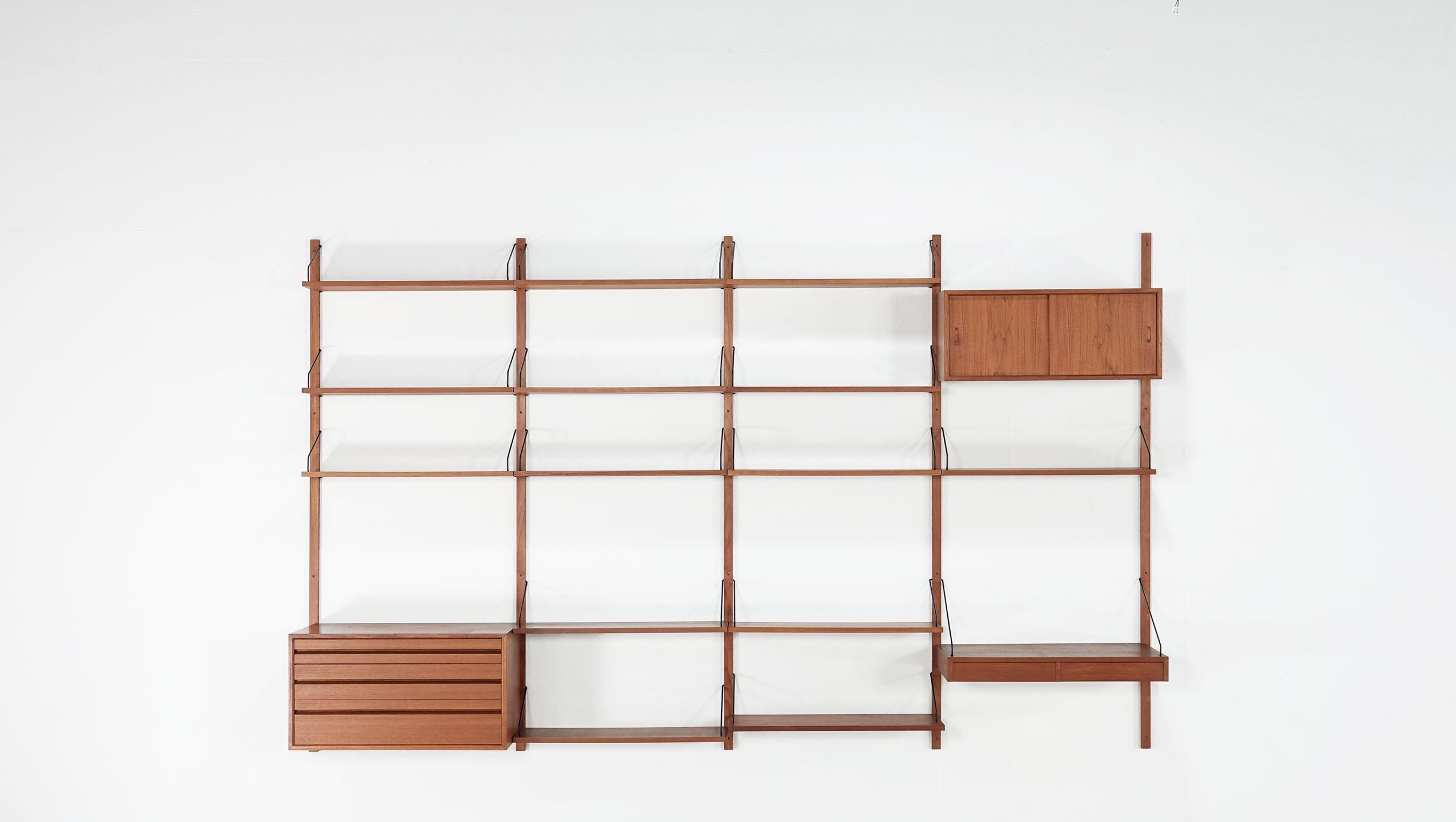 Modular Danish teak shelving system by Poul Cadovius for Cado Royal In Good Condition In Munster, NRW