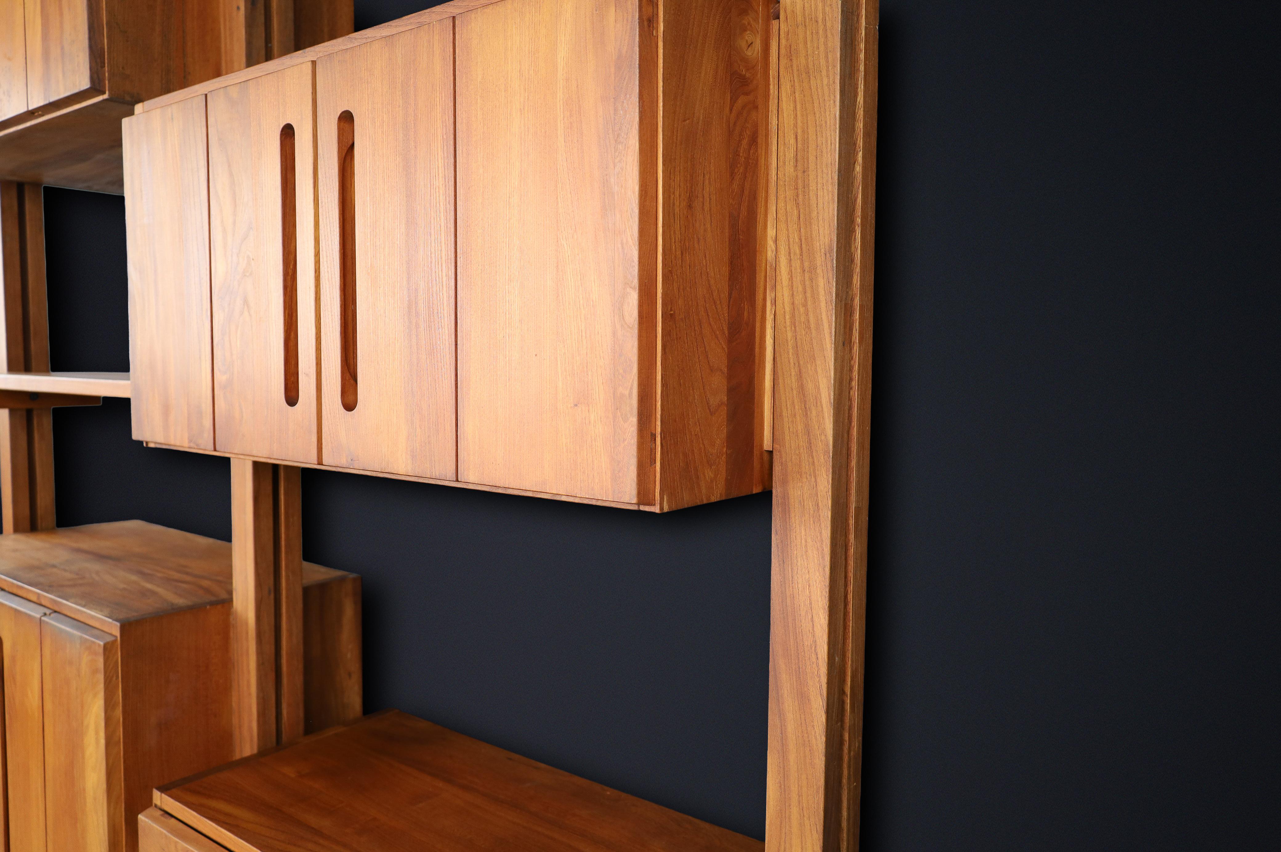 Mid-Century Modern Modular Elmwood Bookcase in the Style of Pierre Chapo, France, 1960s For Sale