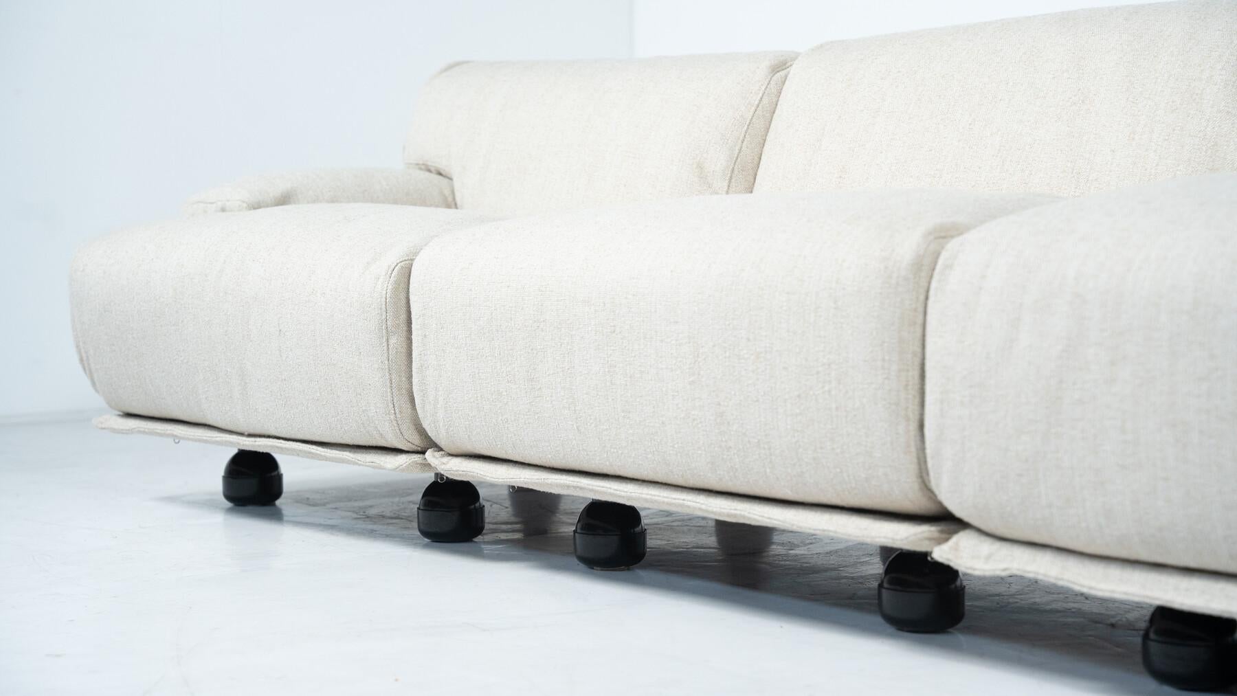 Mid-Century Modern Canapé modulaire Fiandra 3 places de Vico Magistretti, Cassina - New Upholstery en vente