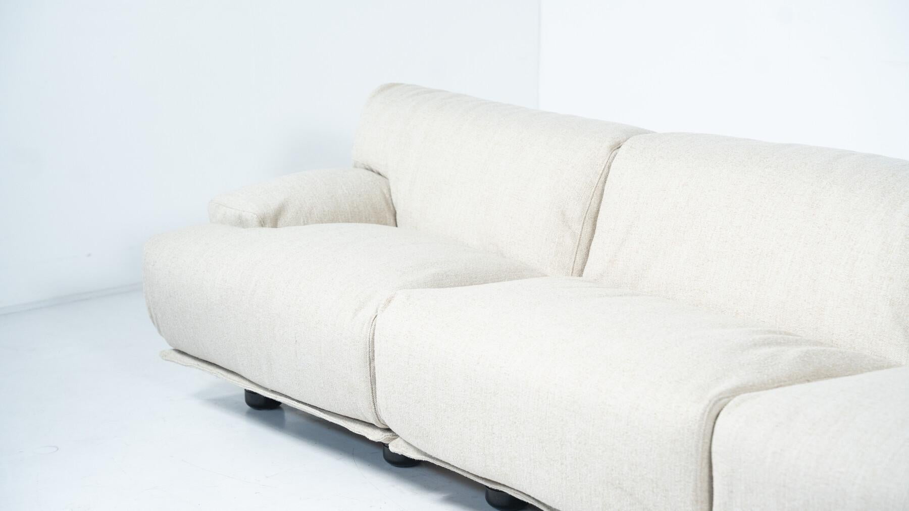 Mid-Century Modern Modular Fiandra Sofa 4-Seater by Vico Magistretti, Cassina, Italy, 1970s - New Upholstery