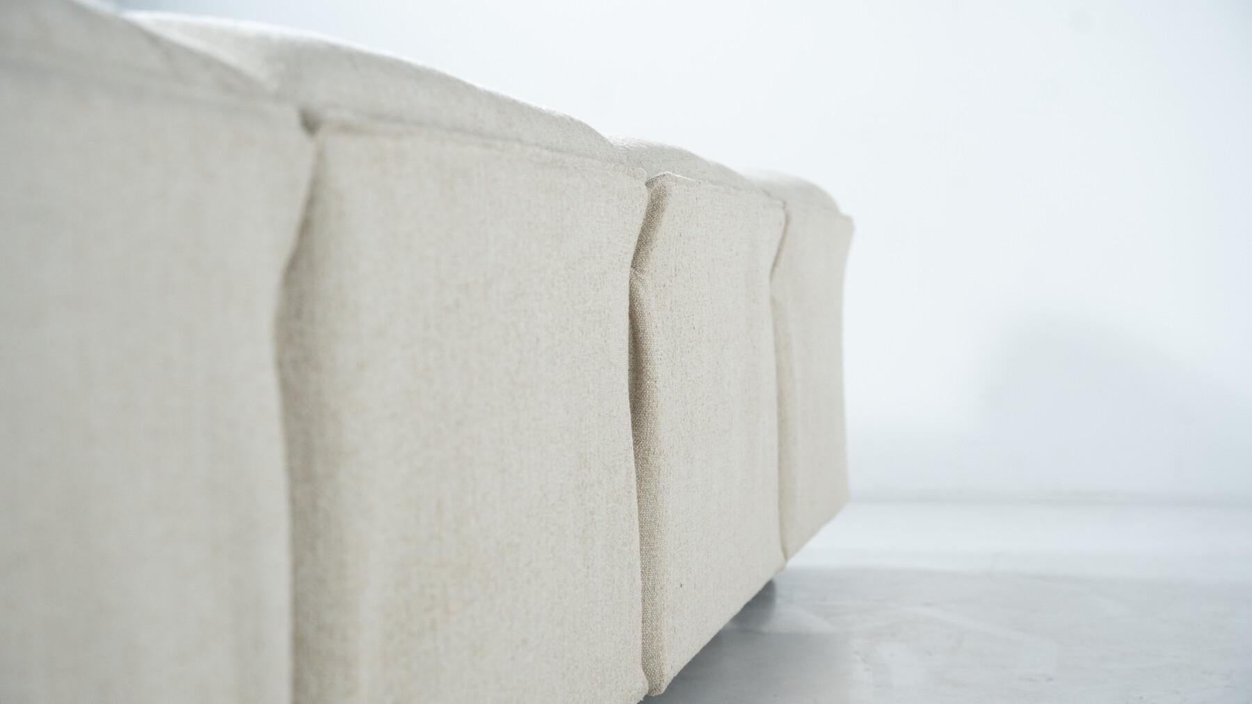 Modular Fiandra Sofa 4-Seater by Vico Magistretti, Cassina, New Upholstery For Sale 1