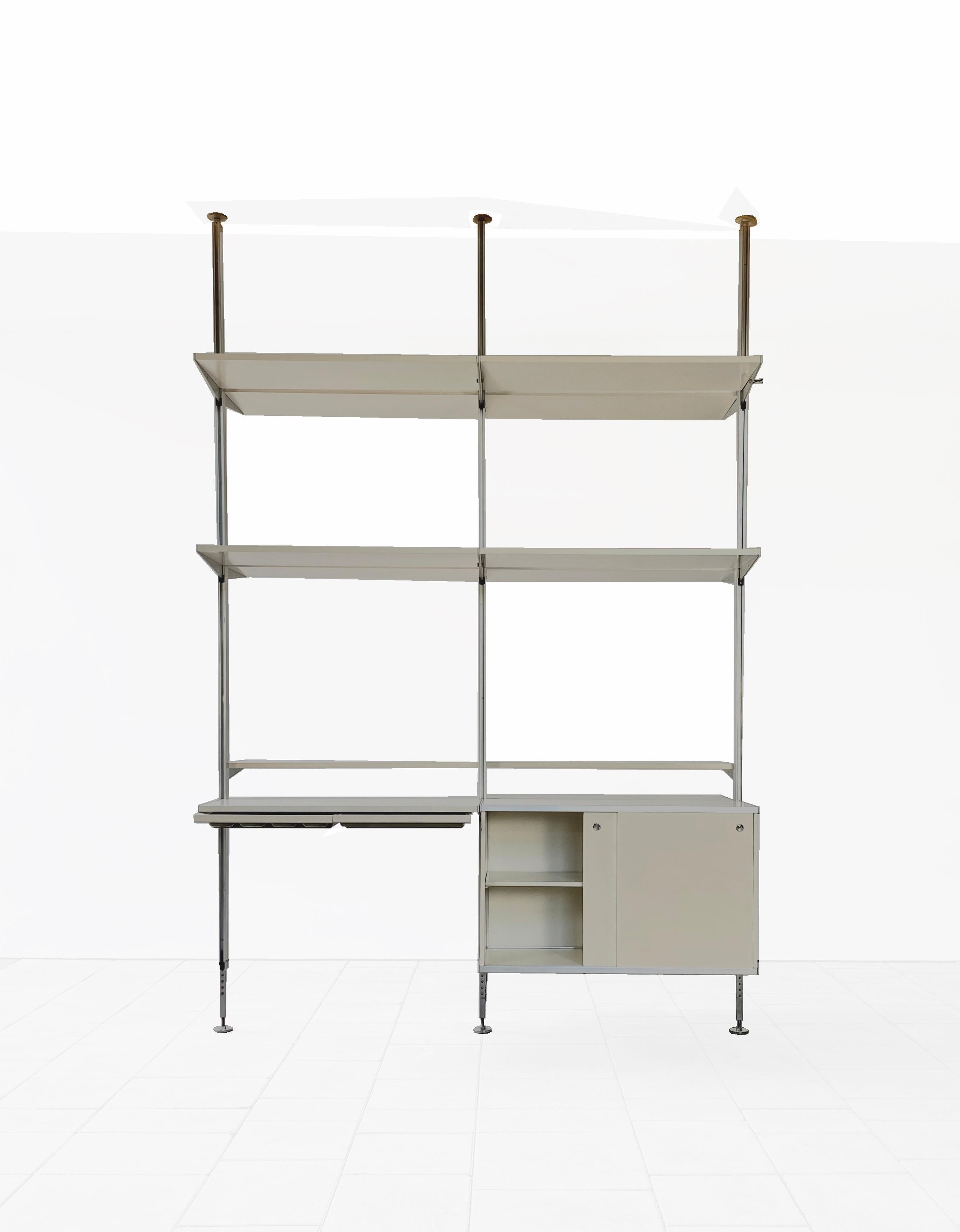 modular Herman Miller CSS Shelf unit

designed by George Nelson.


Herman Miller 1970ies edition in laquered wood, with aluminium construction poles. With makers bedge. 

The CSS shelf unit adjusts just perfectly to various interior situations. 
It