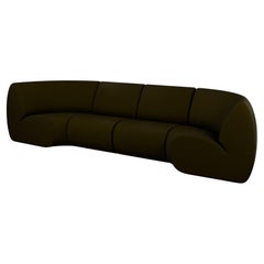 Sofá modular de cuatro plazas Hanabira de Maker Murmurio, tela de terciopelo verde