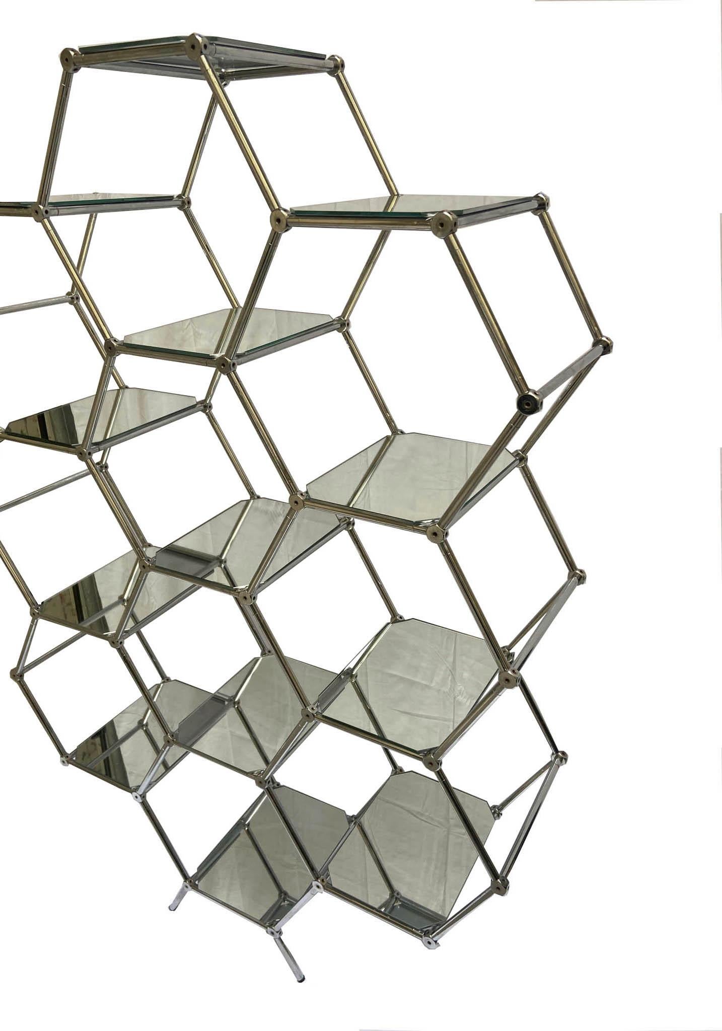 Modular Hexagonal Chrome and Mirrors Étagère, 1970s In Good Condition In Naples, IT