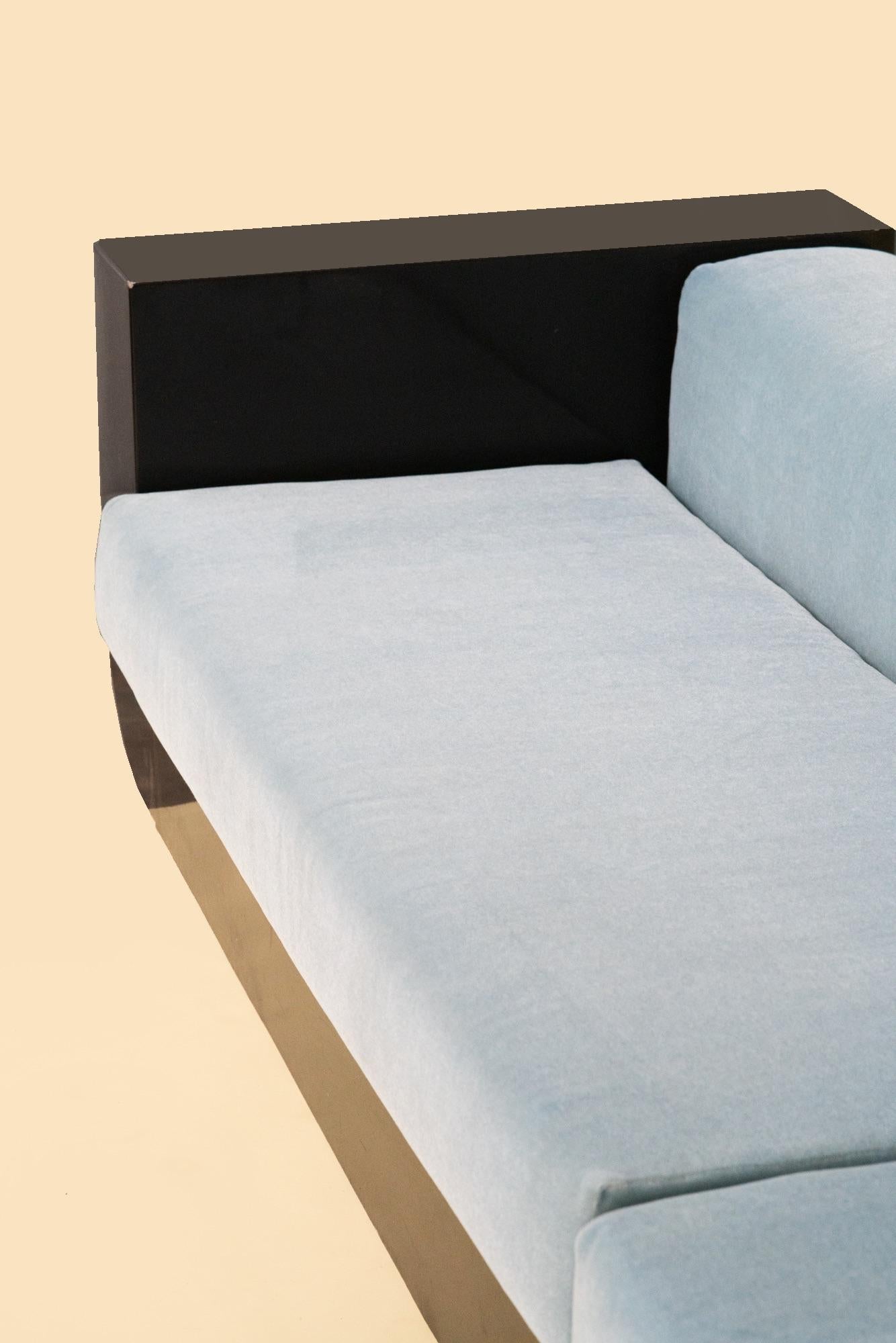 Modular Italian 1970 Wooden Lacquered Sofa Reupholstered in Dedar Mohair For Sale 6