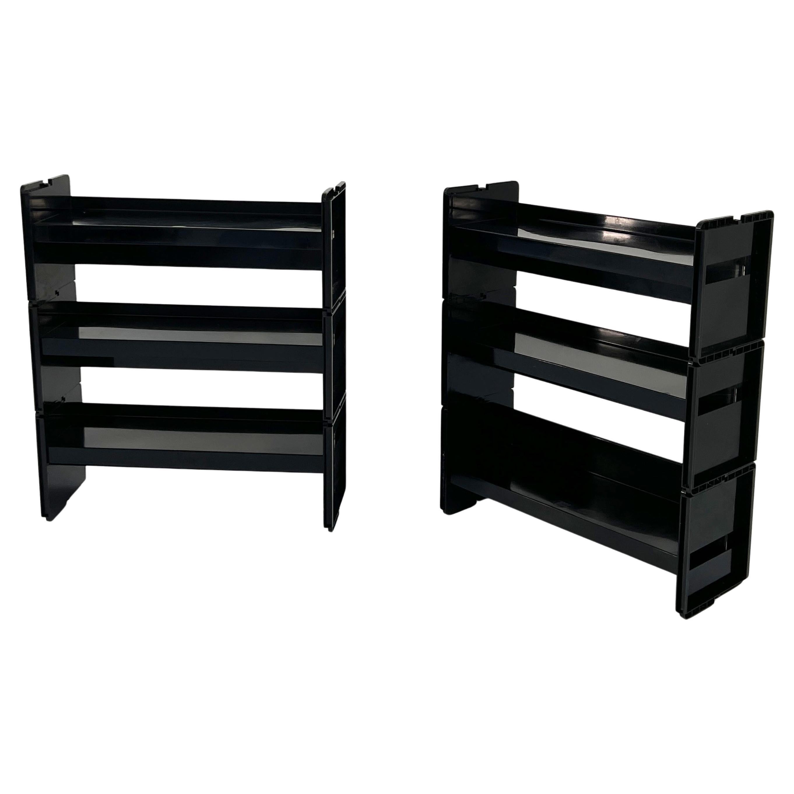 Designer - Jonathan De Pas, Donato D�’Urbino & Paolo Lomazzi
Producer - BBB Emmebonacina
Model - Modular Jeep Bookcase
Design Period - Seventies
Measurements - 1 piece / Width 90 cm x Depth 33 cm x Height 36 cm 
Materials - Plastic
Color -