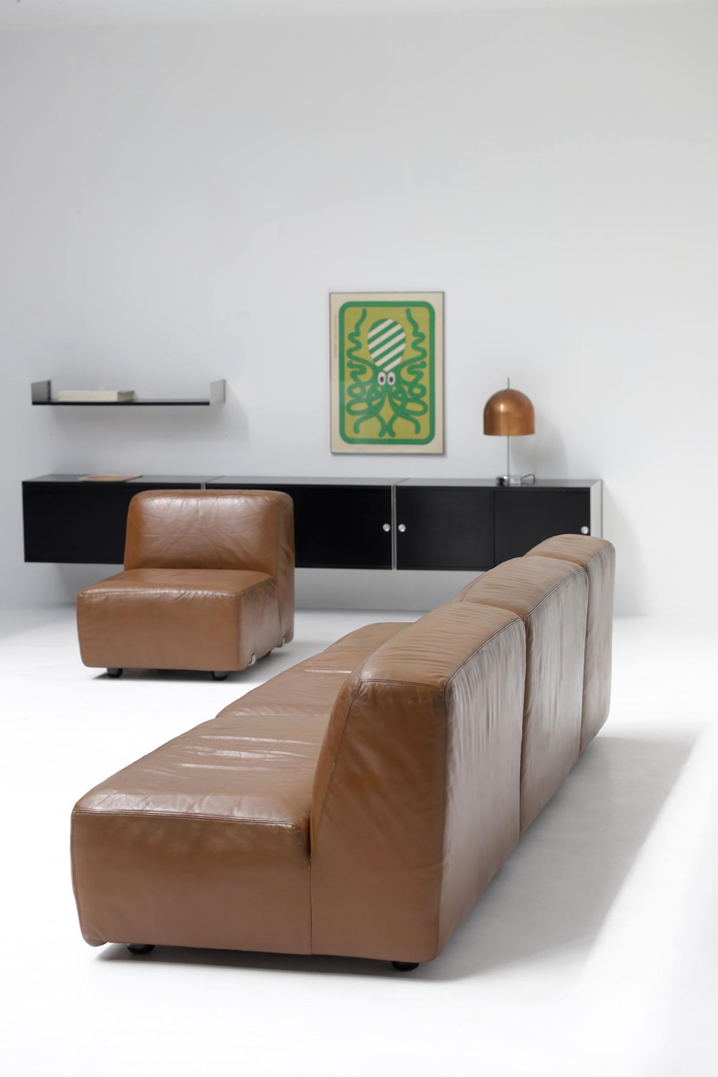 Sofá modular de cuero, fabricado por Durlet, Bélgica, años 70. Moderno de mediados de siglo en venta