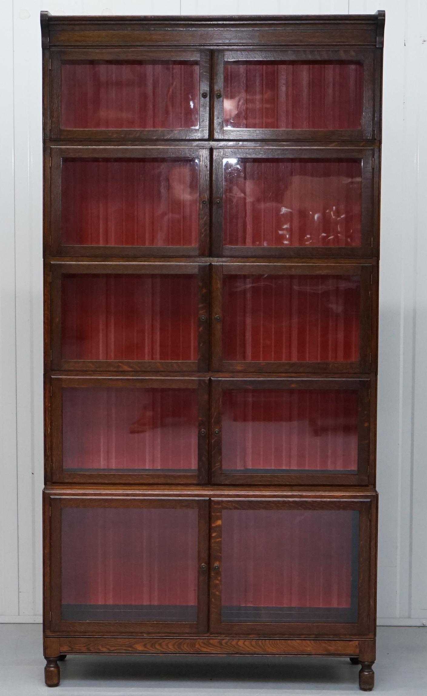 We are delighted to offer for sale this lovely early circa 1920 Minty oxford stacking legal bookcase made from solid English oak

A very good looking and well-made piece, there were a number of companies making this type of bookcase in the late