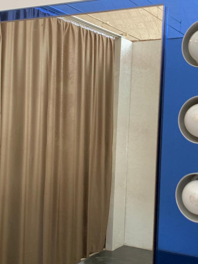 Specchio e mobiletto modulare di Veca, anni '70, set di 3 In condizioni buone in vendita a Montelabbate, PU