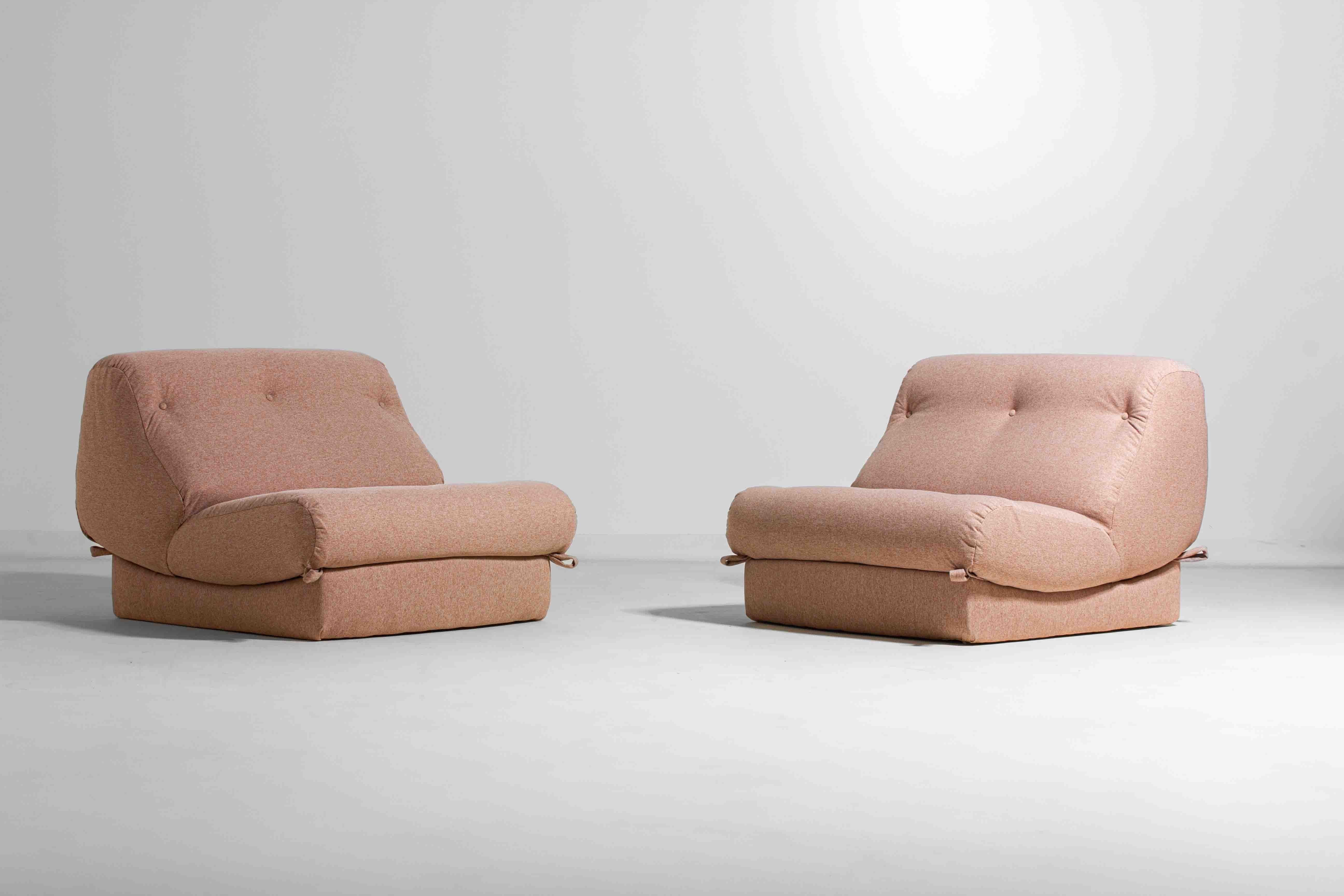 Canapé modulaire Nuvolone en tissu rose de Rino Maturi, 1970, 5 modules en vente 1