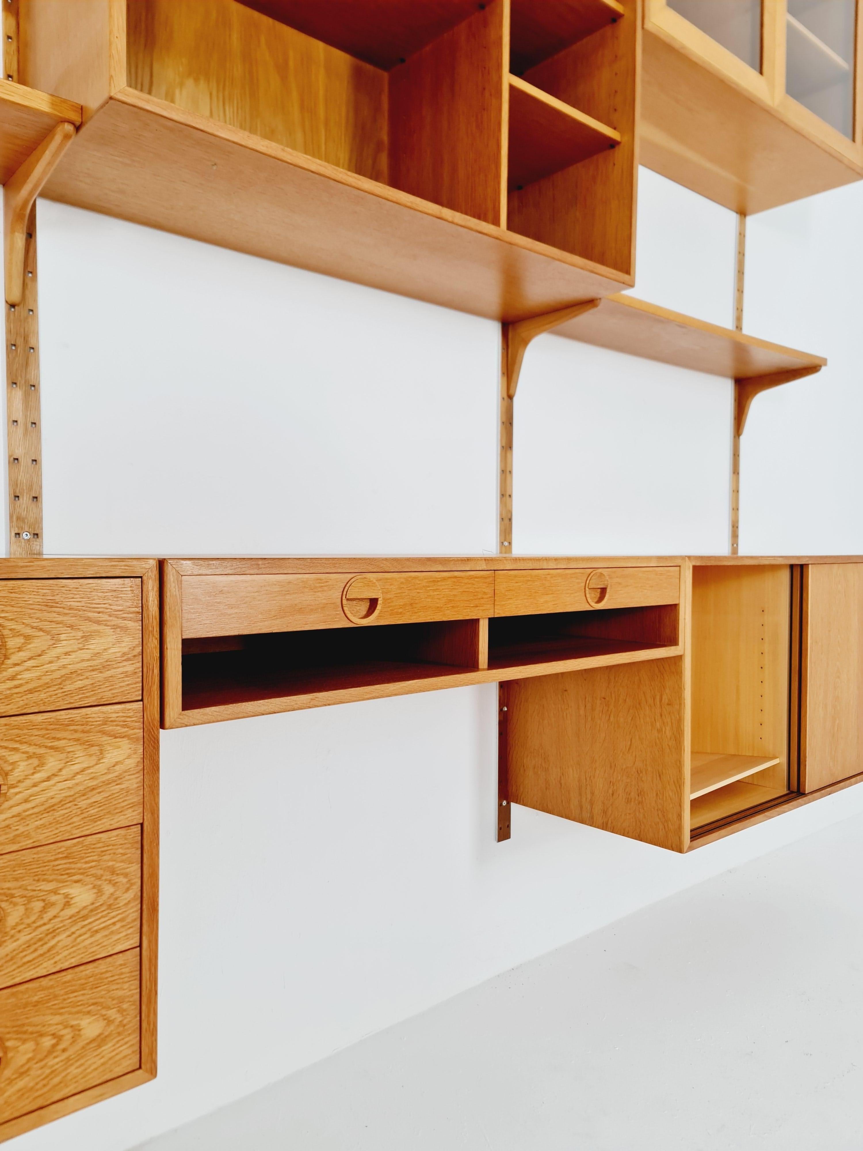 Sistema di scaffali modulari in Oak di Hansen & Guldborg Mobler, Danimarca, anni '60 in vendita 1
