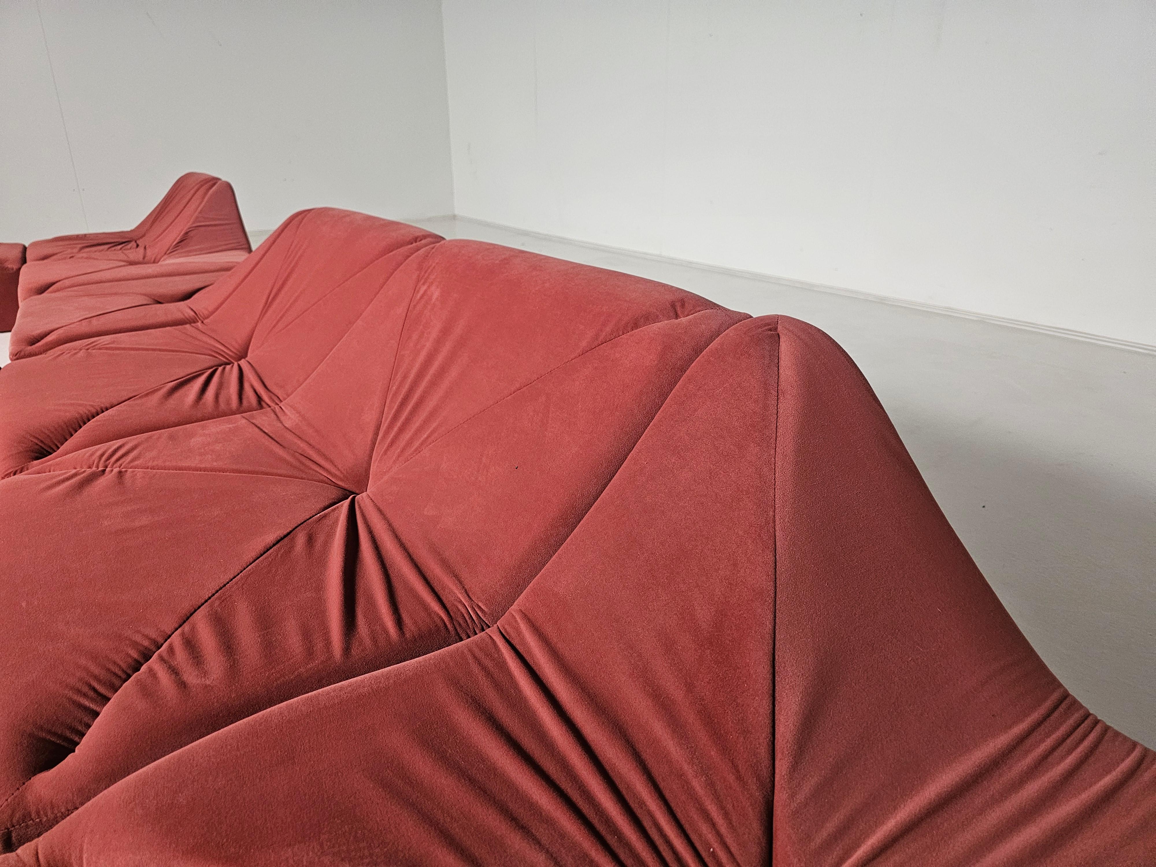 Modular Pink Velvet landscape sofa, Italy, 1980s For Sale 4