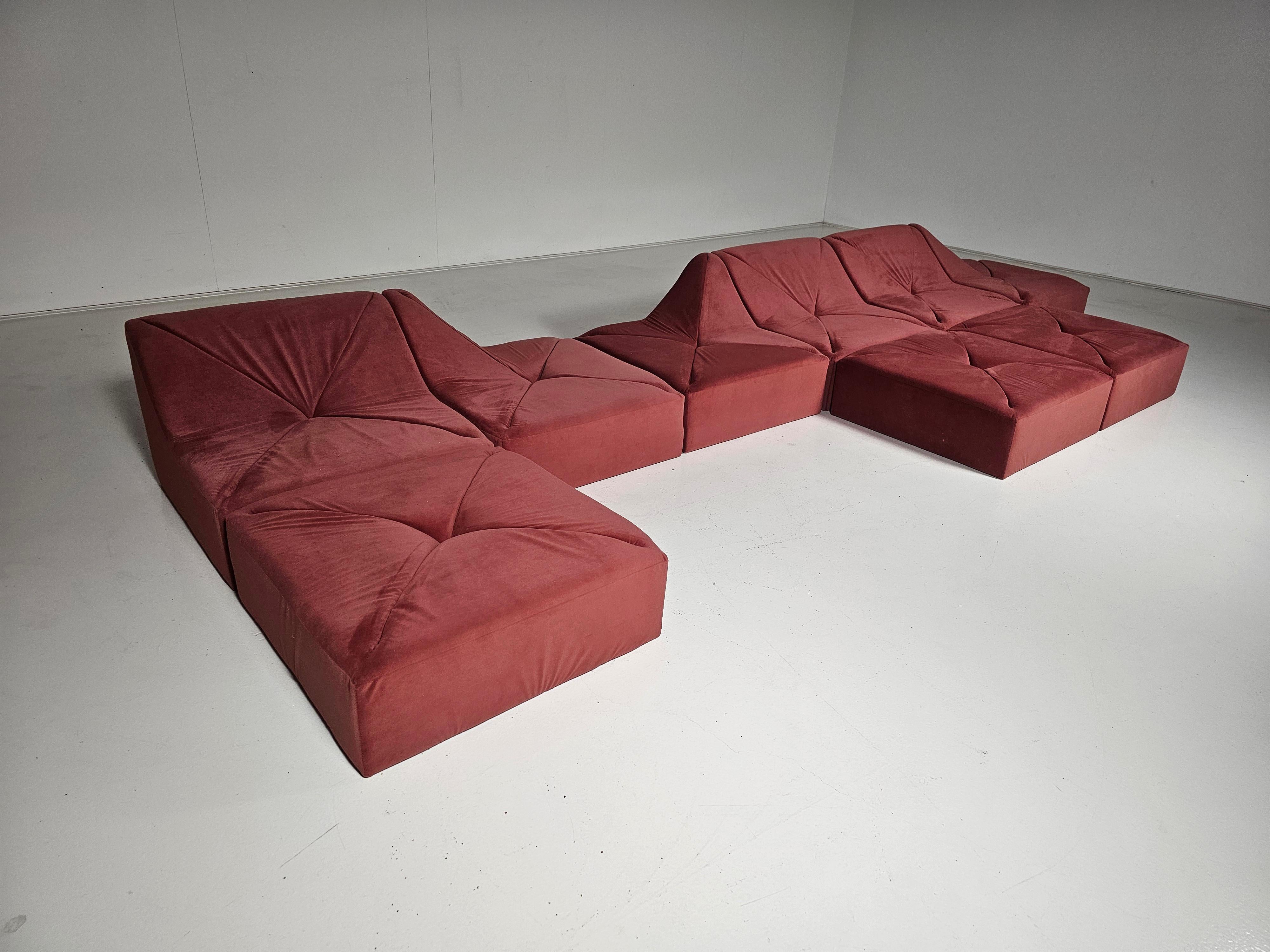 Pink modular landscape sofa designed in the 1980s. More than just seating, this piece is a sculptural centerpiece, bold, elegant, and comfortable.

Its modular design allows you to create your own lounge island, perfectly tailored to your space and