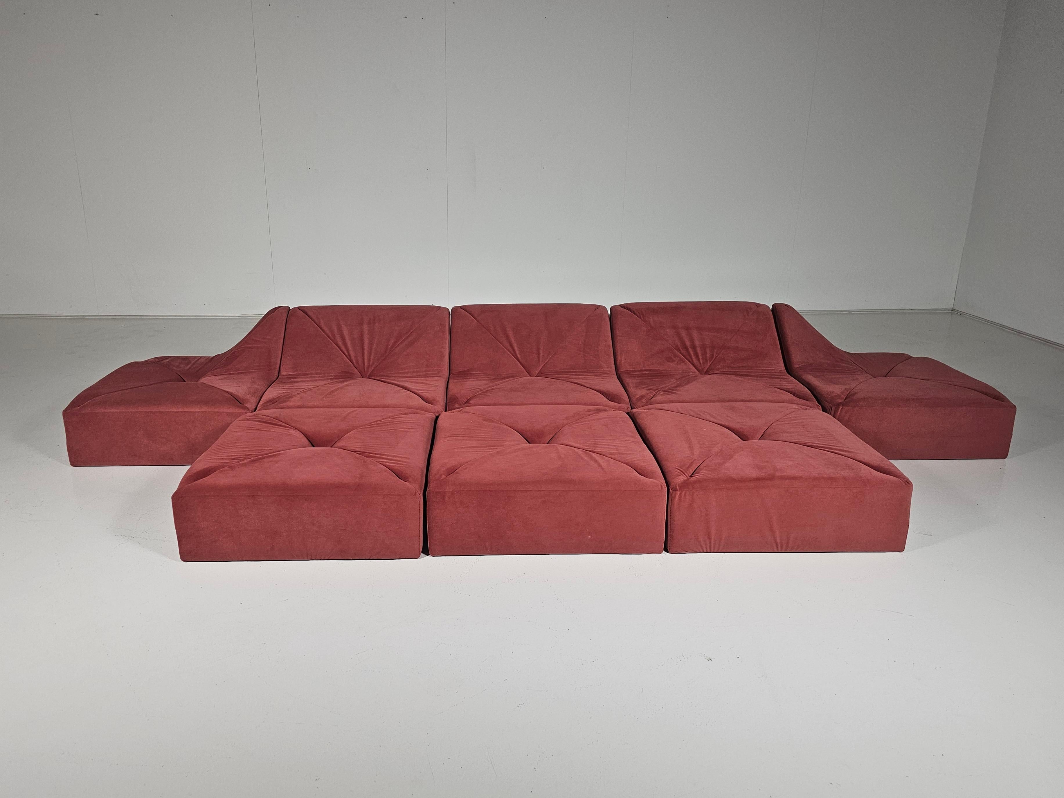 Modular Pink Velvet landscape sofa, Italy, 1980s In Good Condition For Sale In amstelveen, NL
