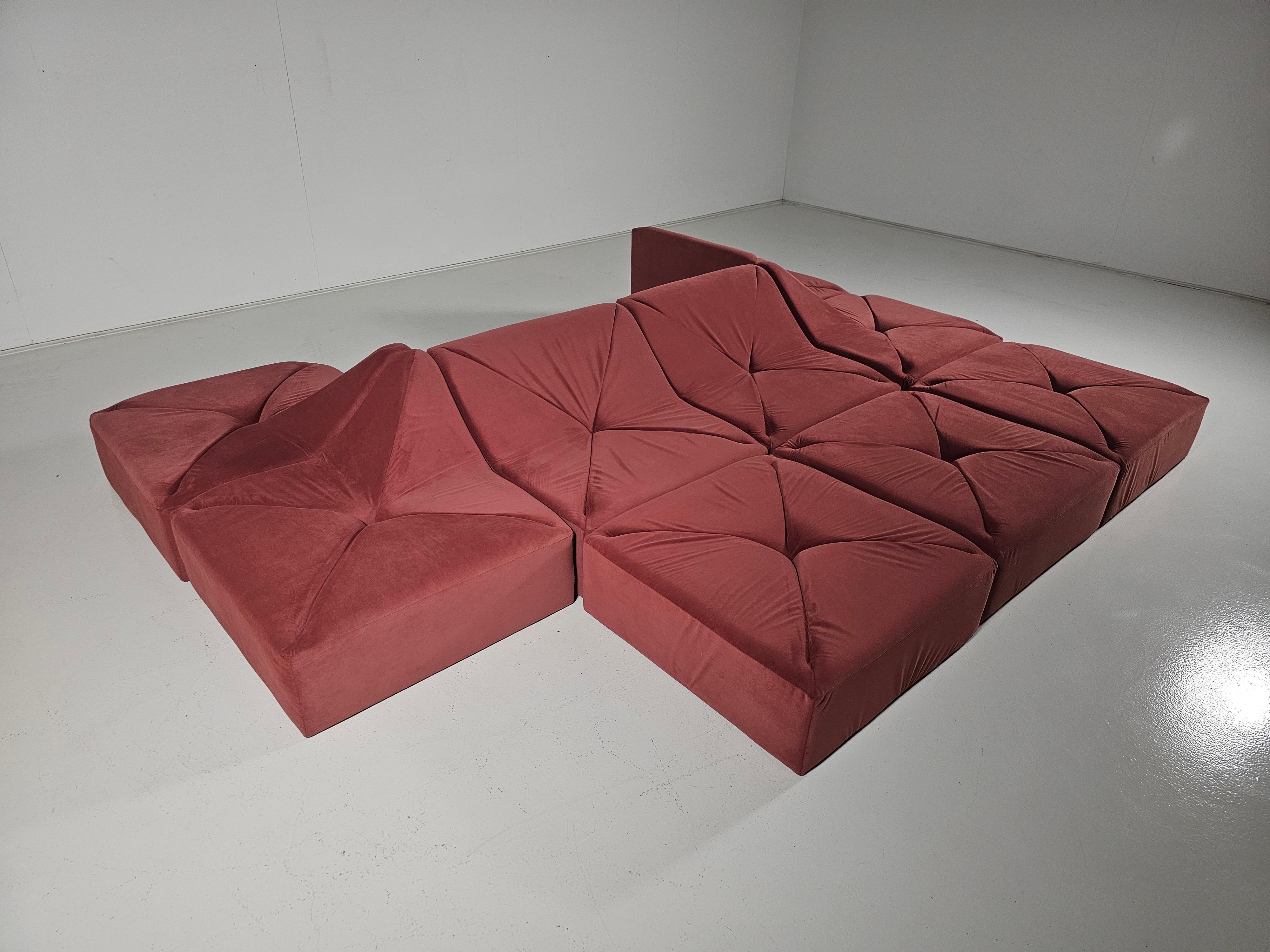 Modular Pink Velvet landscape sofa, Italy, 1980s For Sale 2