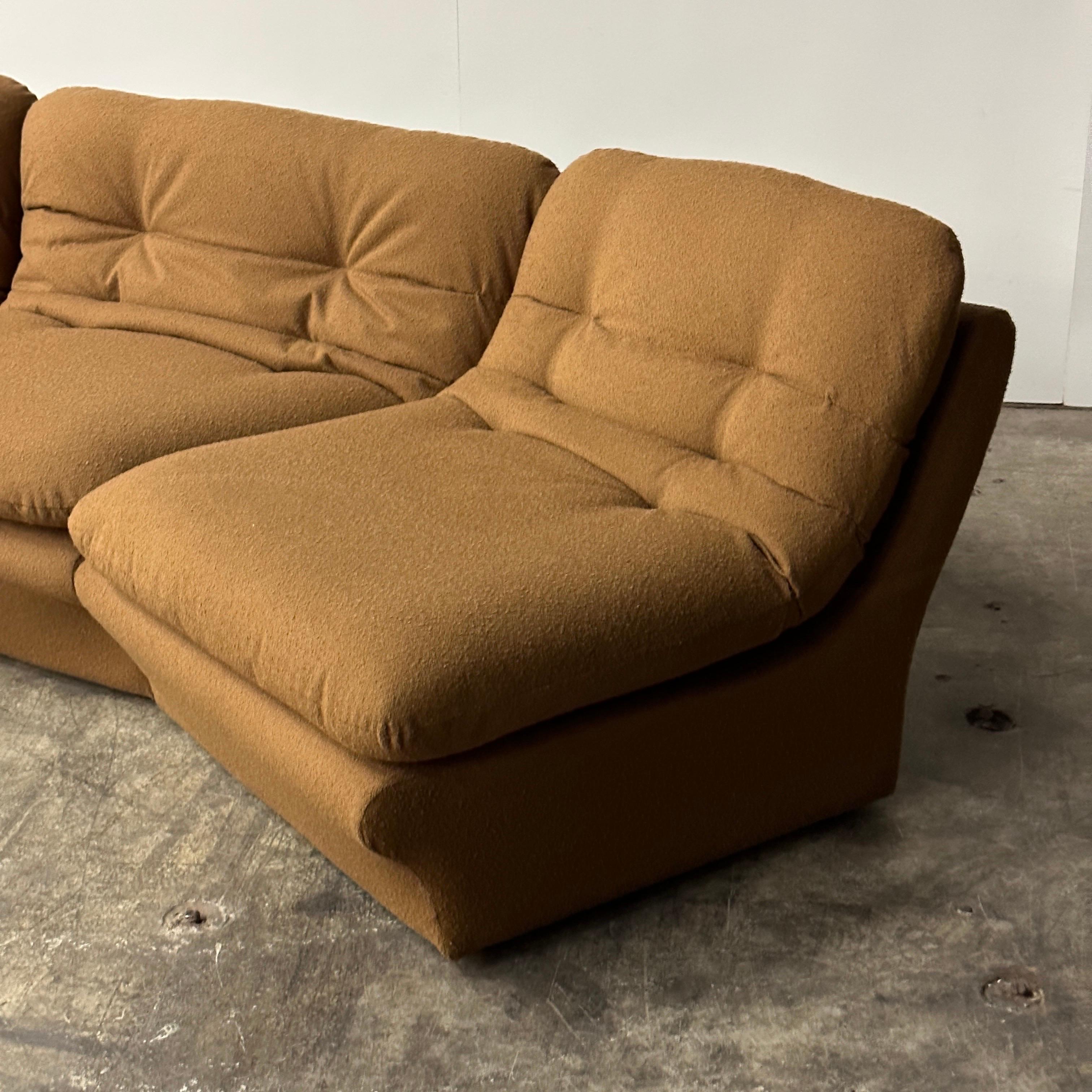 Modular Postmodern Sectional Attributed to Vladimir Kagan for Preview In Good Condition In Chicago, IL